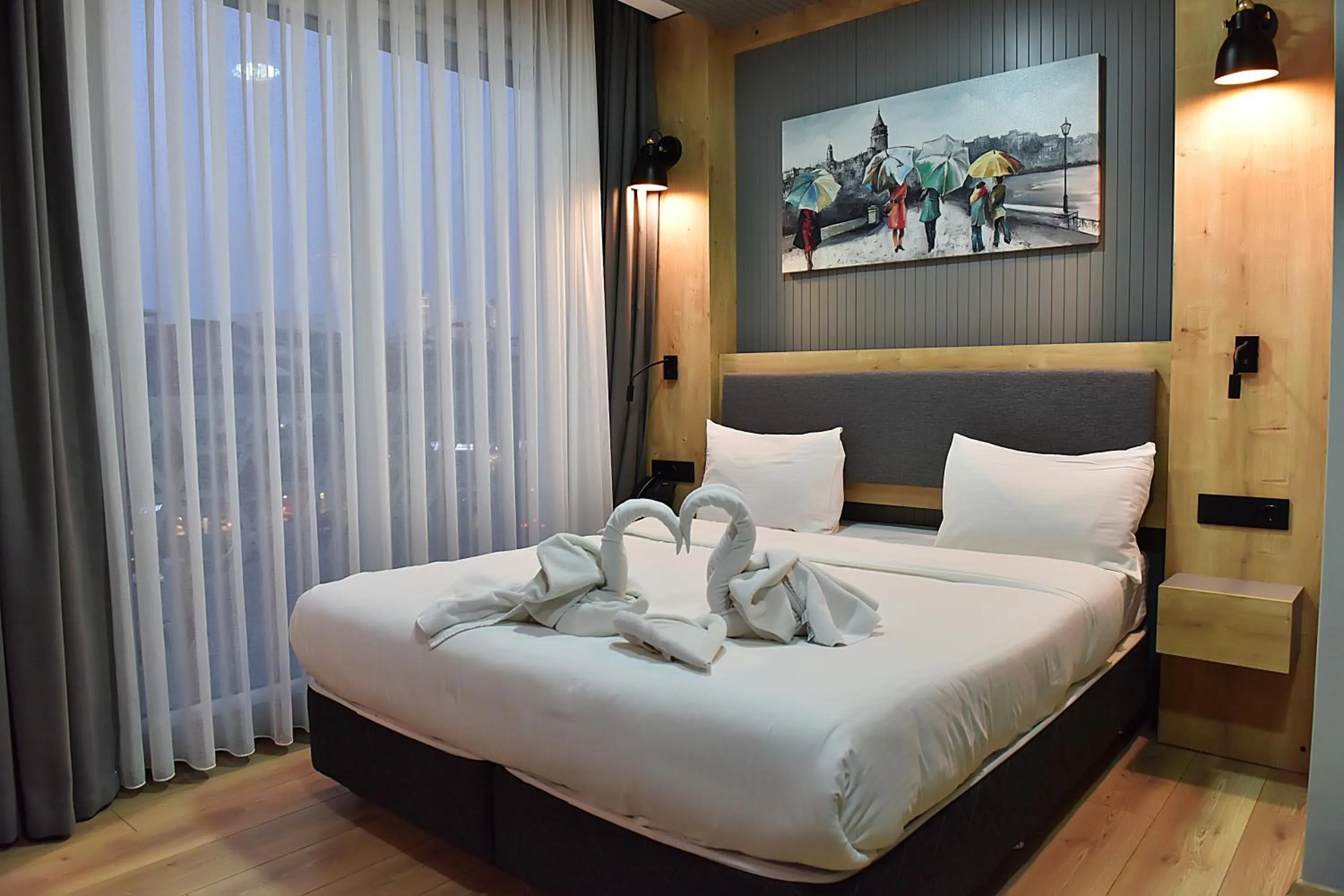 Photo of the whole room, Bed in Kerthill Hotel