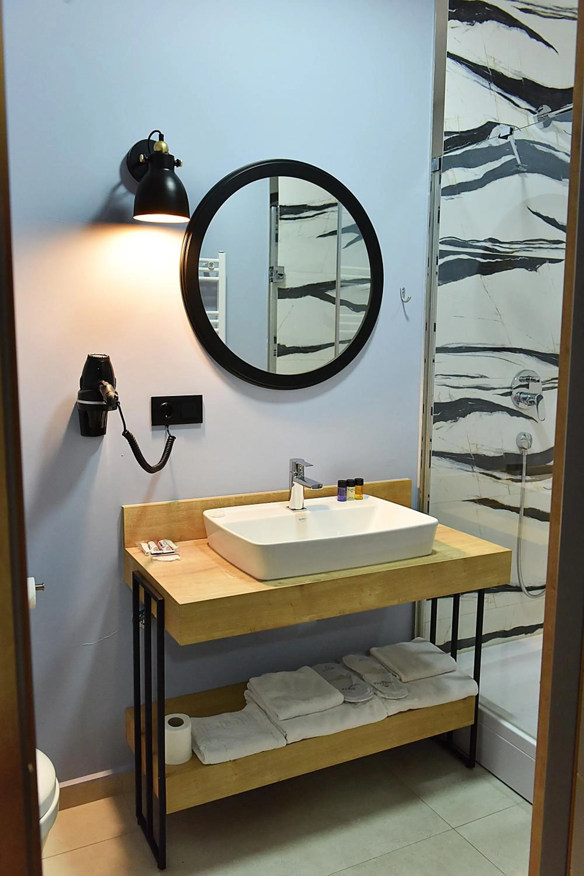 Bathroom in Kerthill Hotel