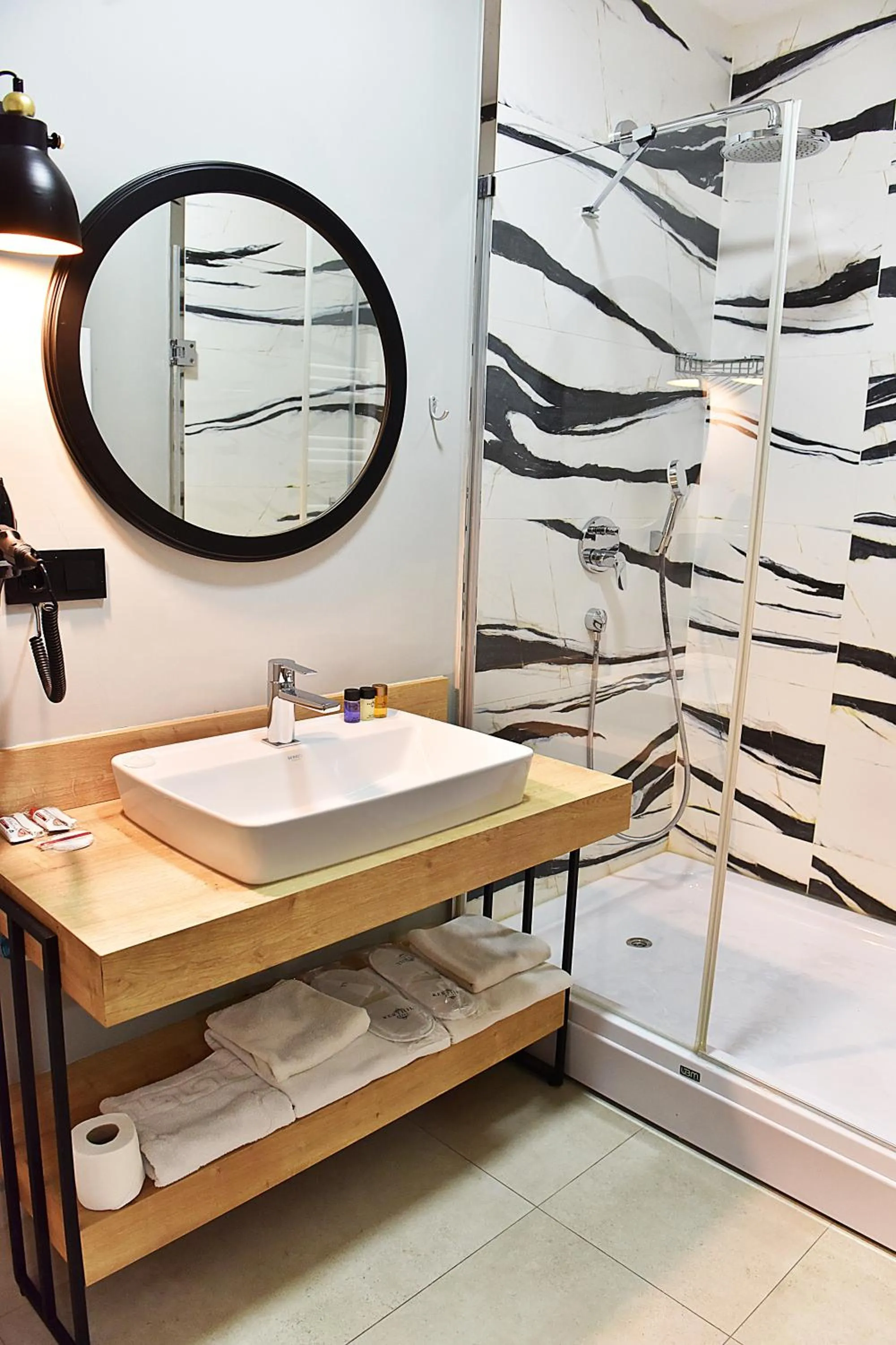 Bathroom in Kerthill Hotel