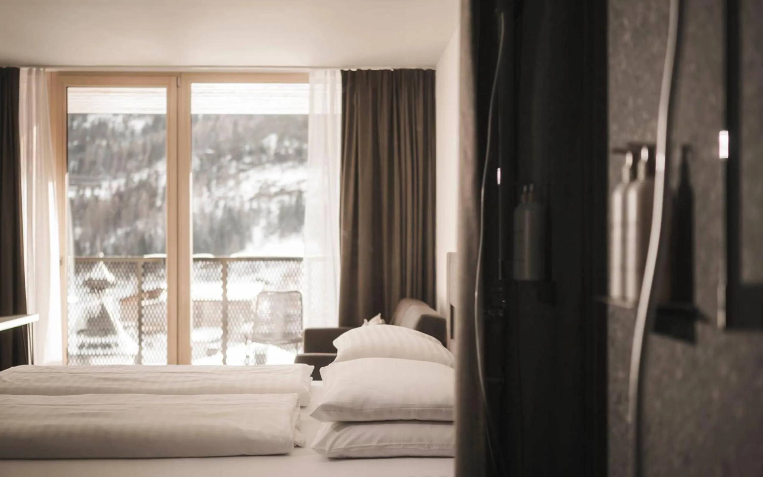 Photo of the whole room, Bed in Sportlers Lodge Sölden lifestyle-lässig-anders