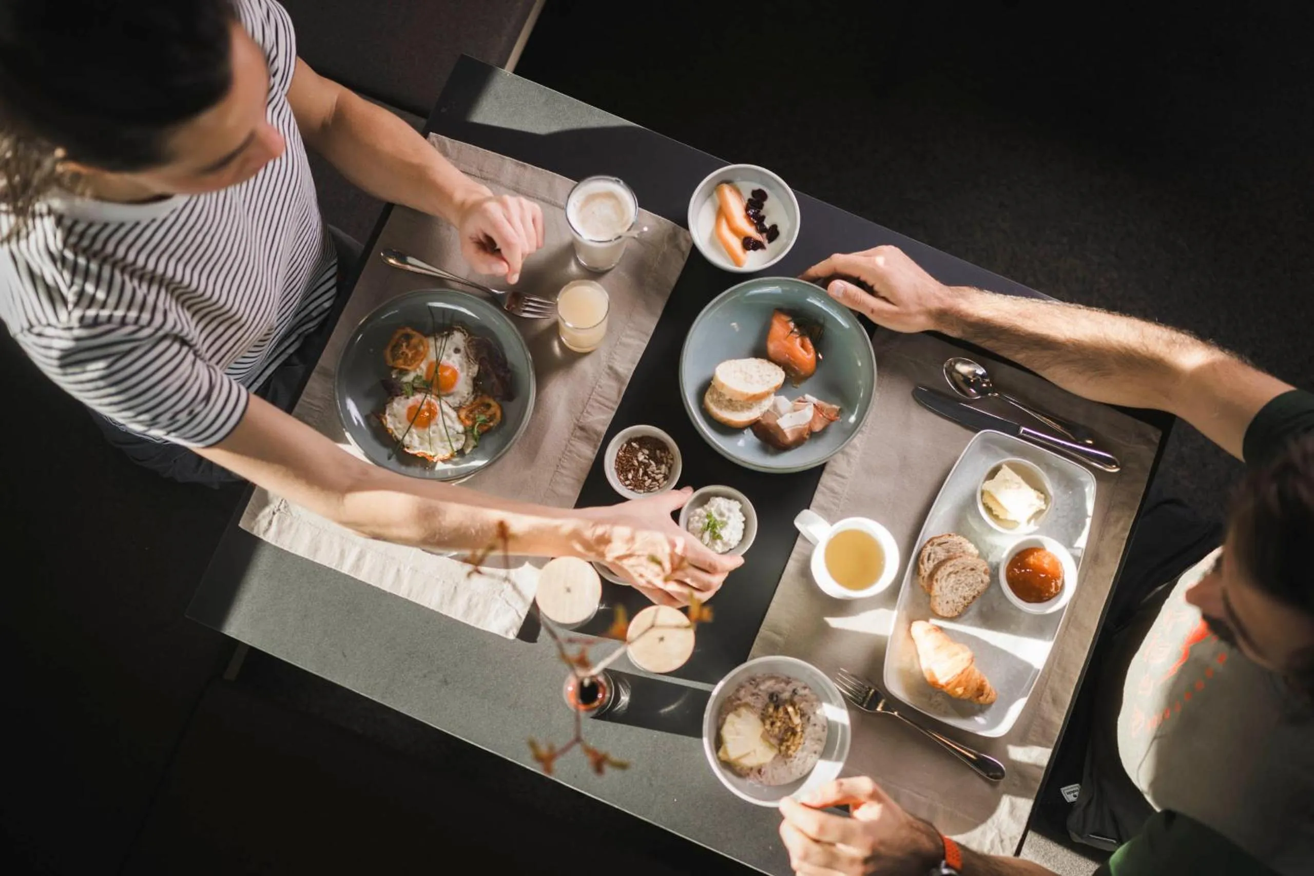 Breakfast in Sportlers Lodge Sölden lifestyle-lässig-anders