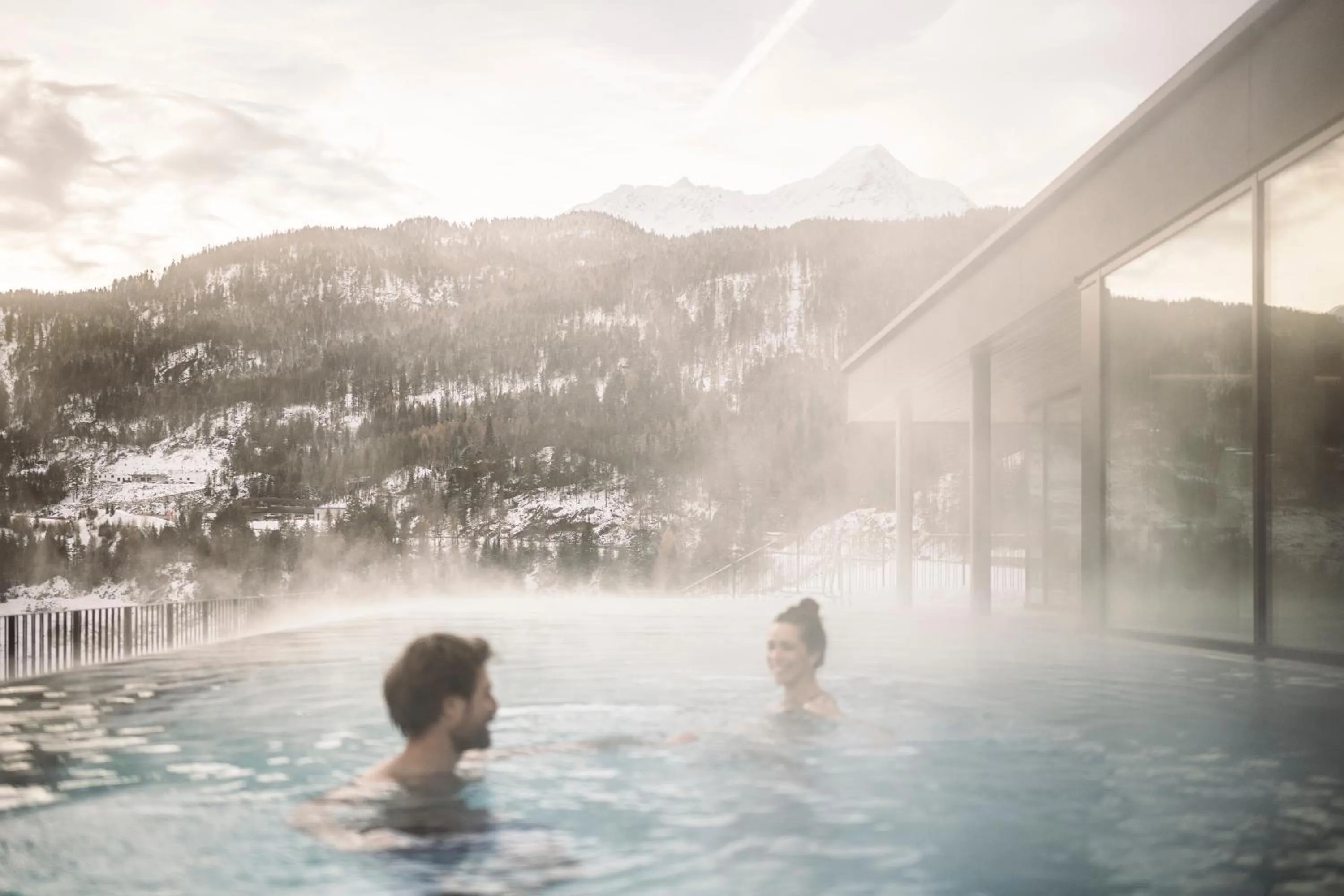 Swimming pool in Sportlers Lodge Sölden lifestyle-lässig-anders