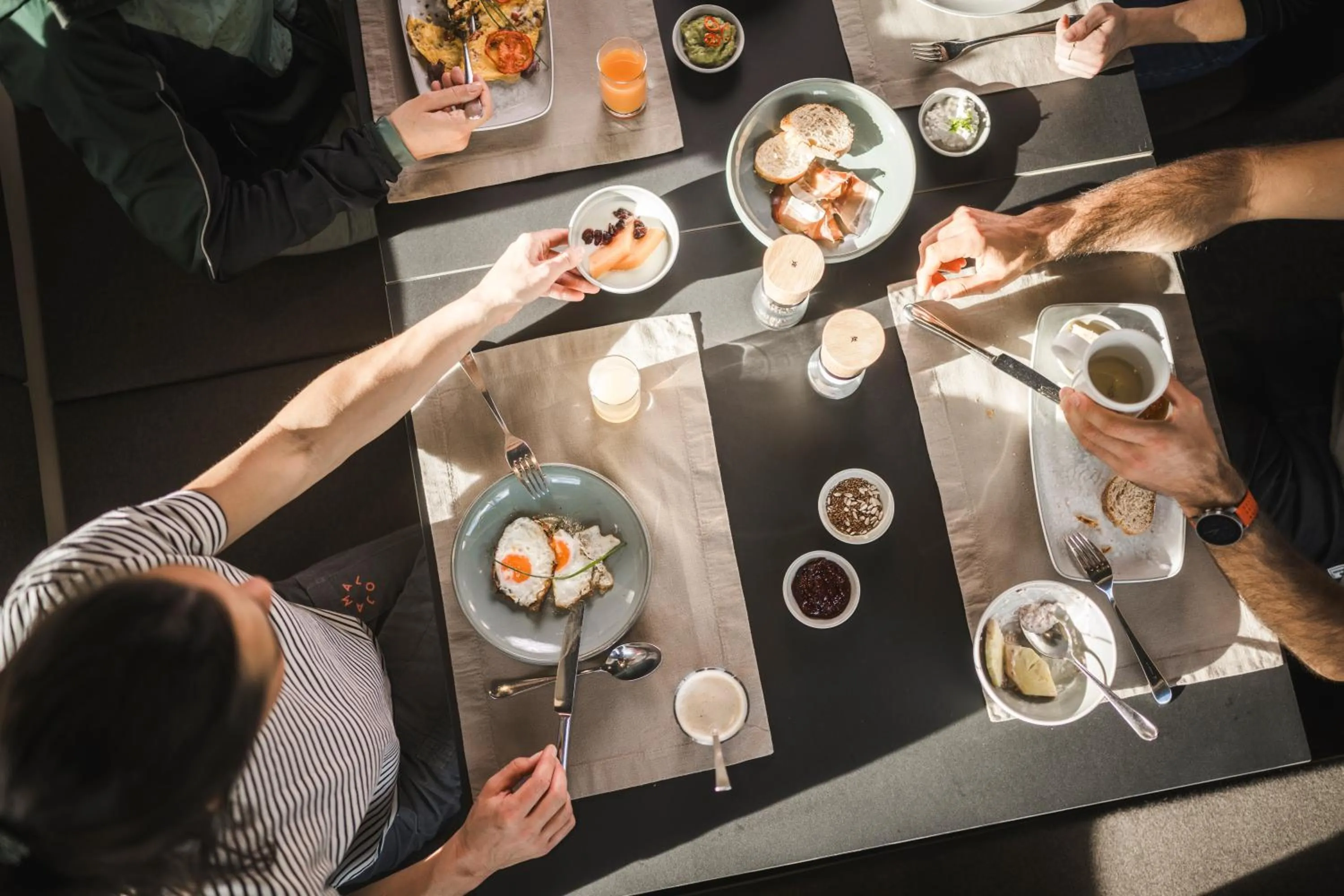 Breakfast in Sportlers Lodge Sölden lifestyle-lässig-anders