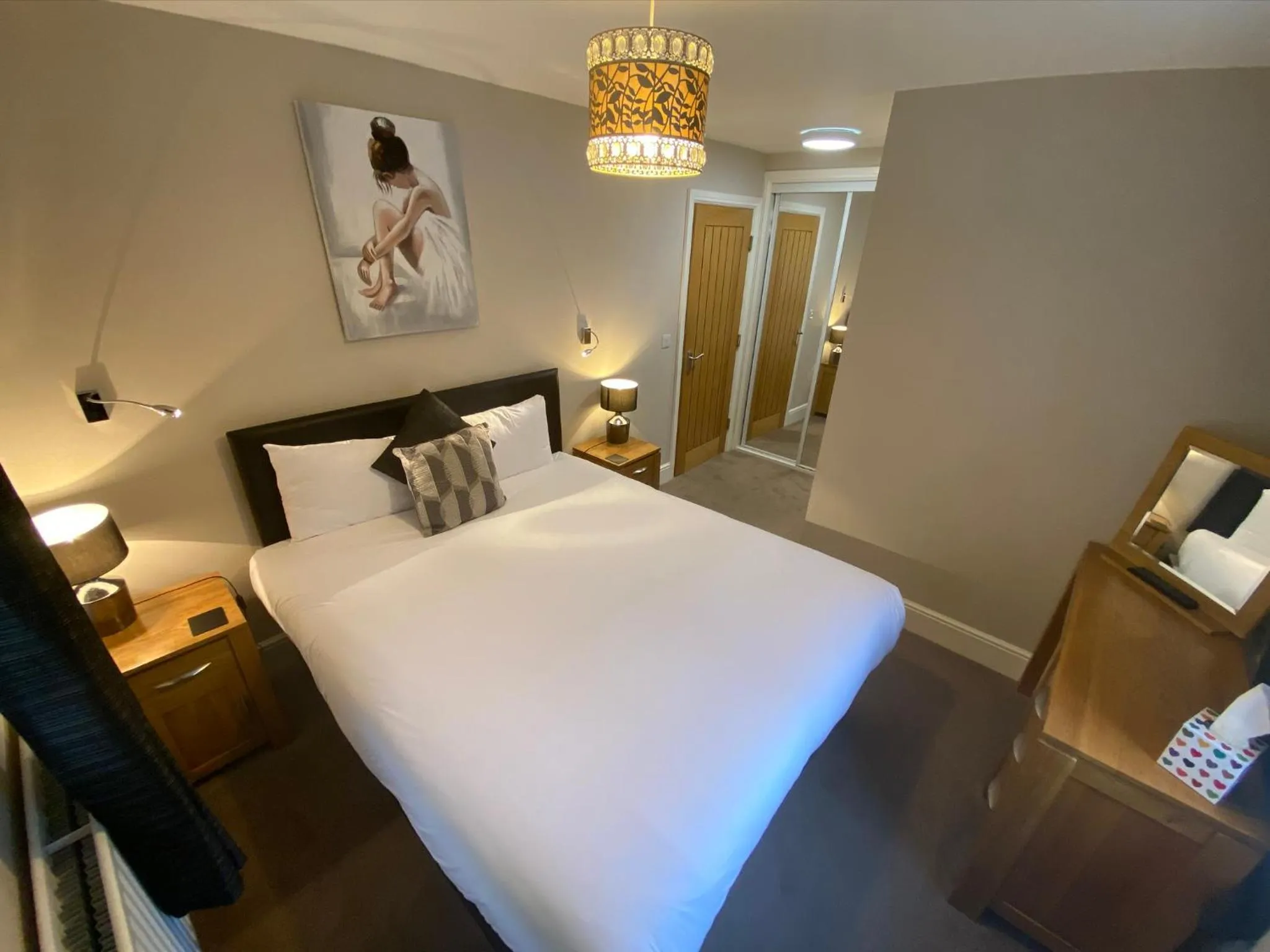 Bedroom, Bed in The Three Horseshoes Hotel