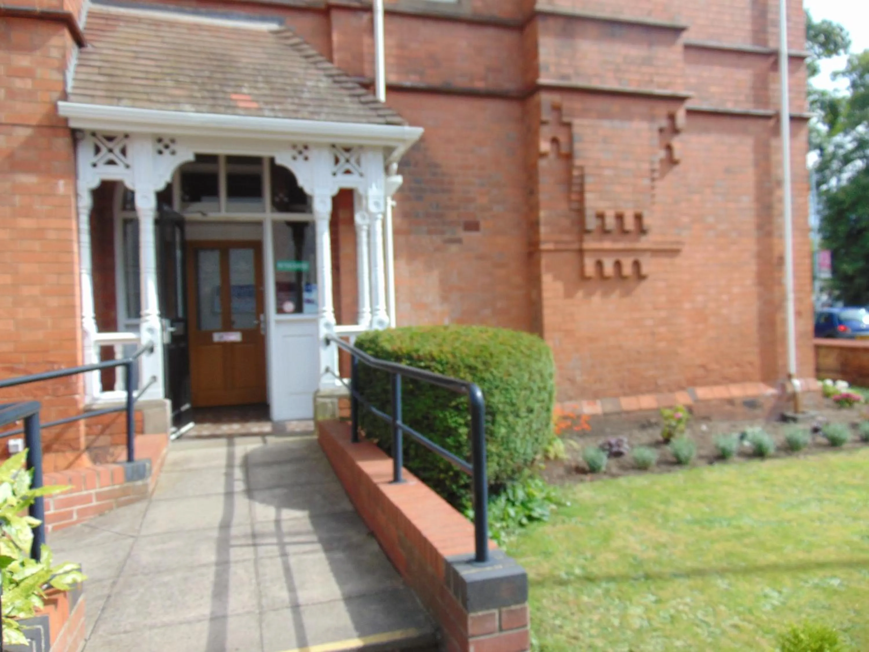 Facade/entrance in Holywell House