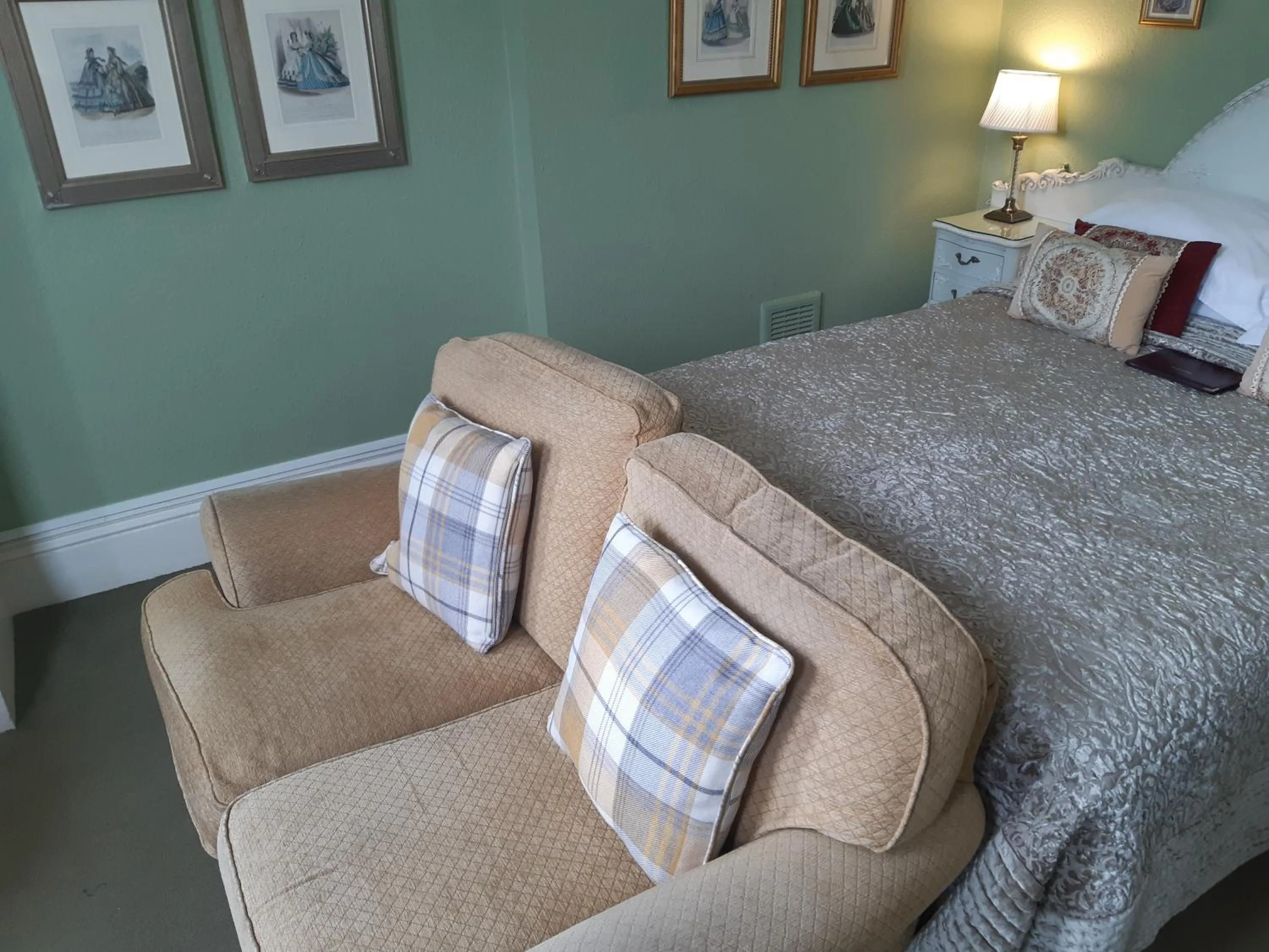 Bed in Holywell House