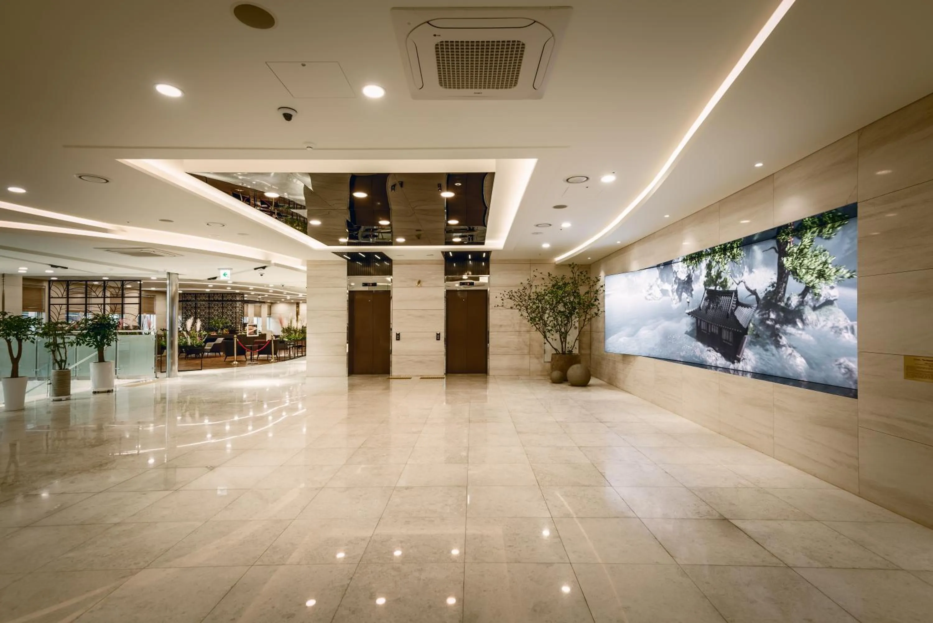 Lobby or reception in Best Western Plus Hotel Sejong