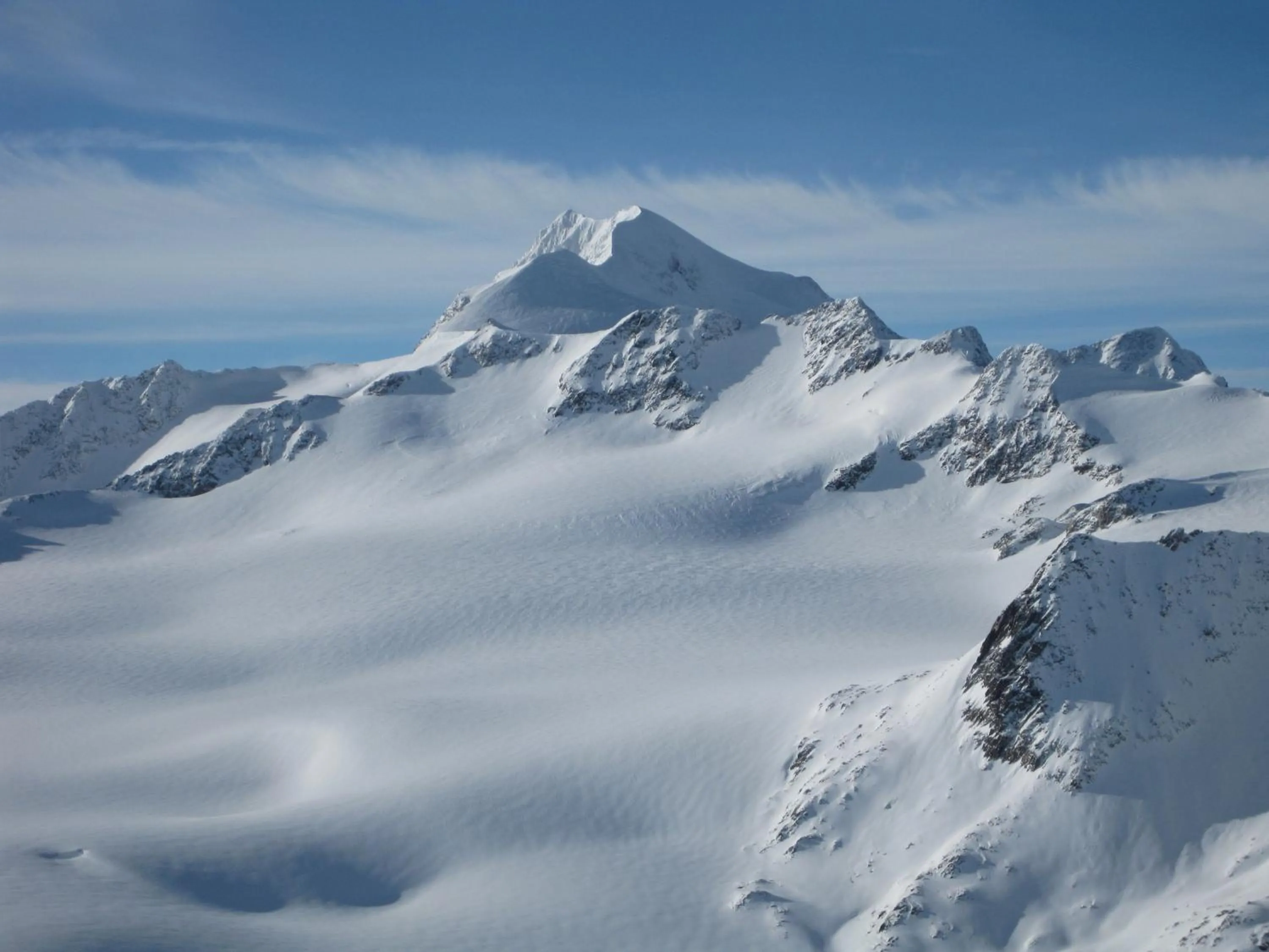 Skiing in Hotel Neue Post
