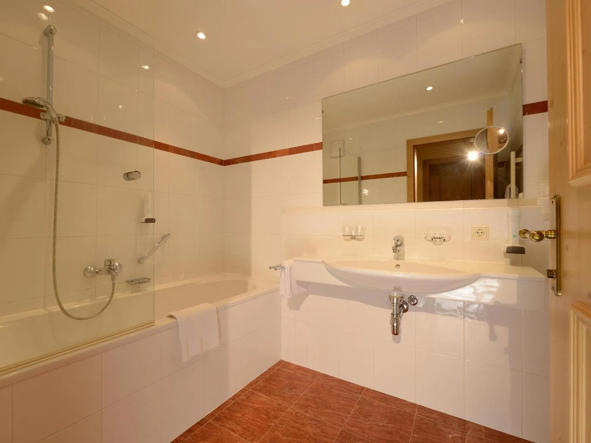 Bathroom in Hotel Neue Post