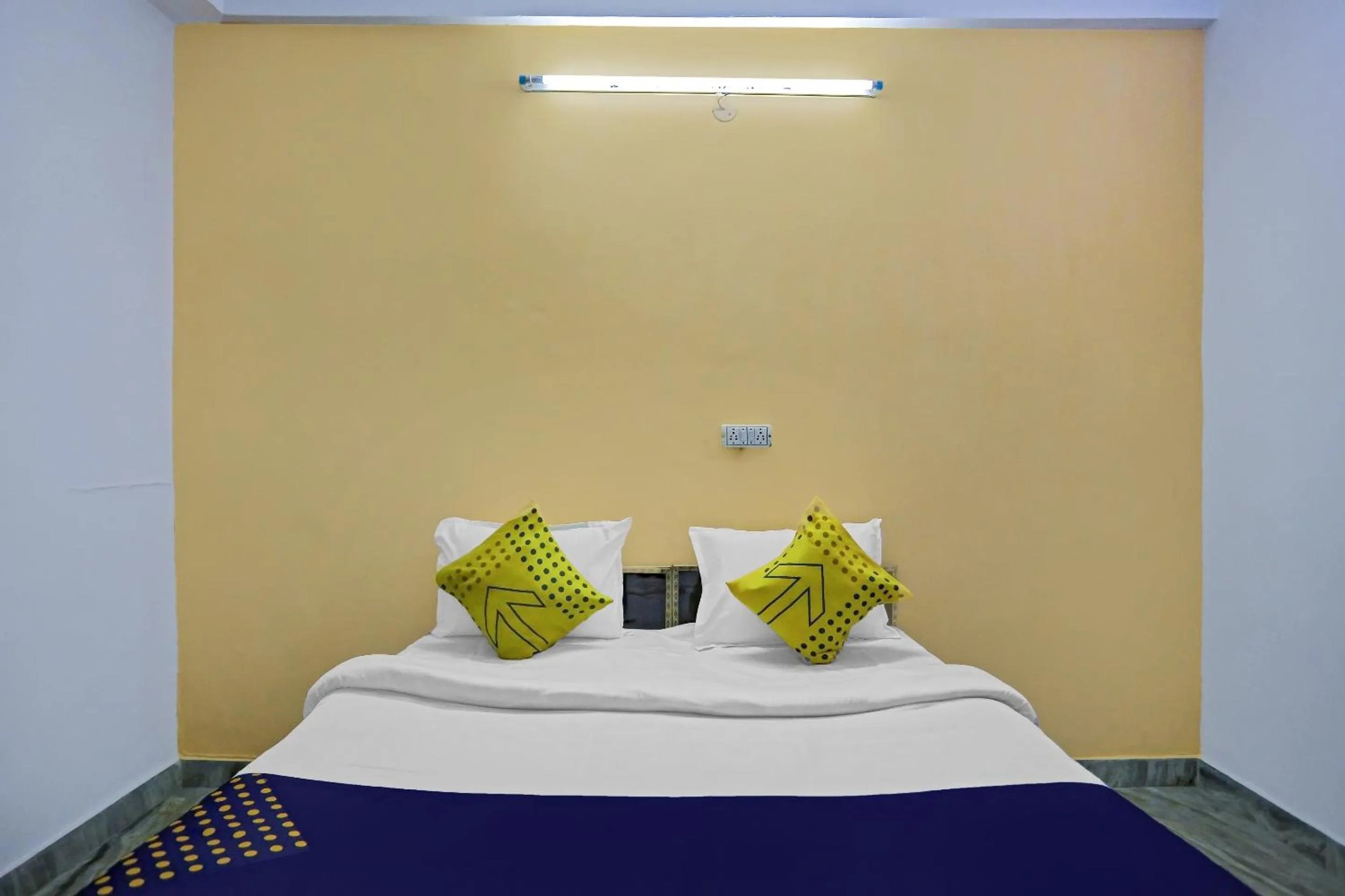 Bedroom, Bed in RAJ HOTEL VIP