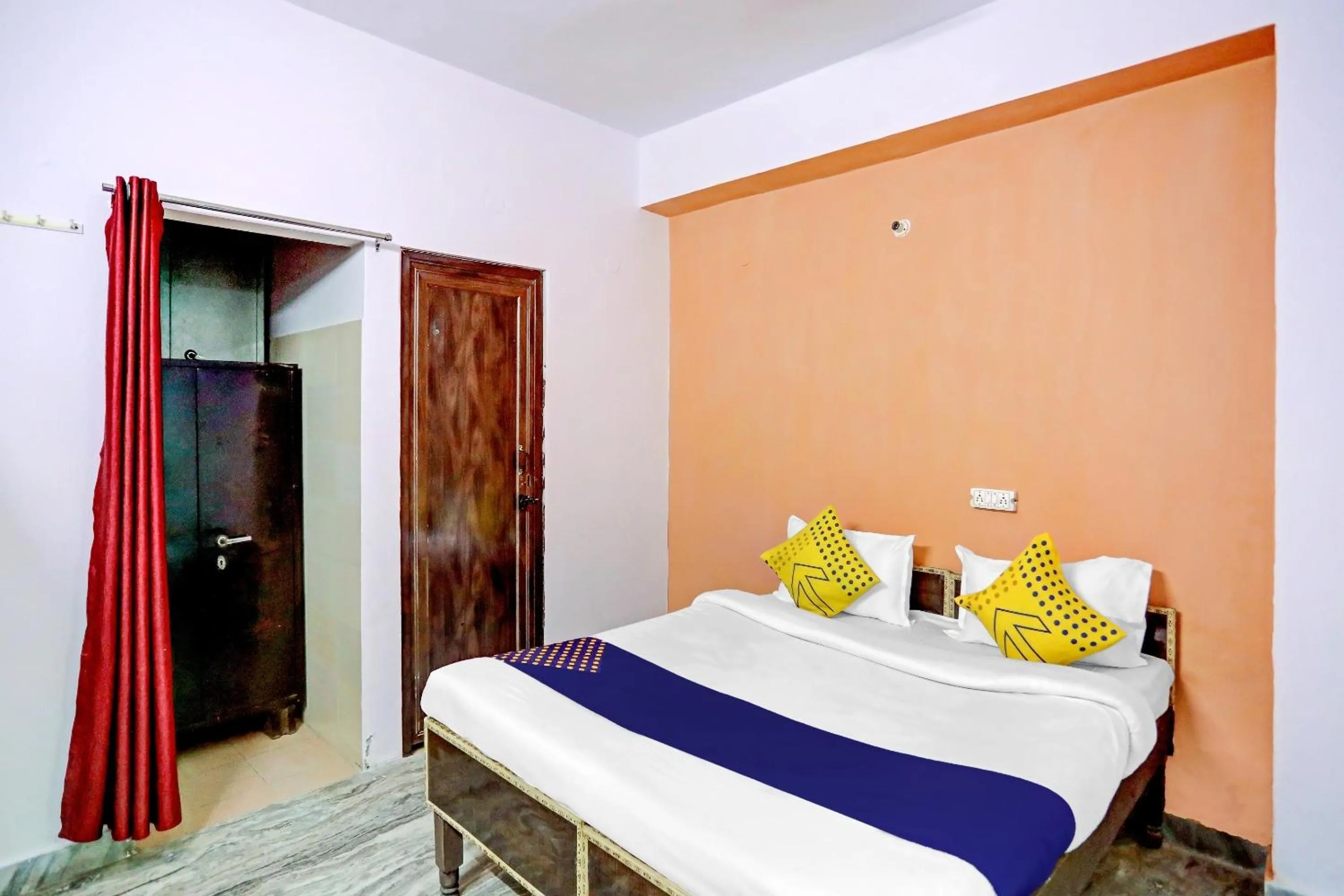 Bathroom, Bed in RAJ HOTEL VIP