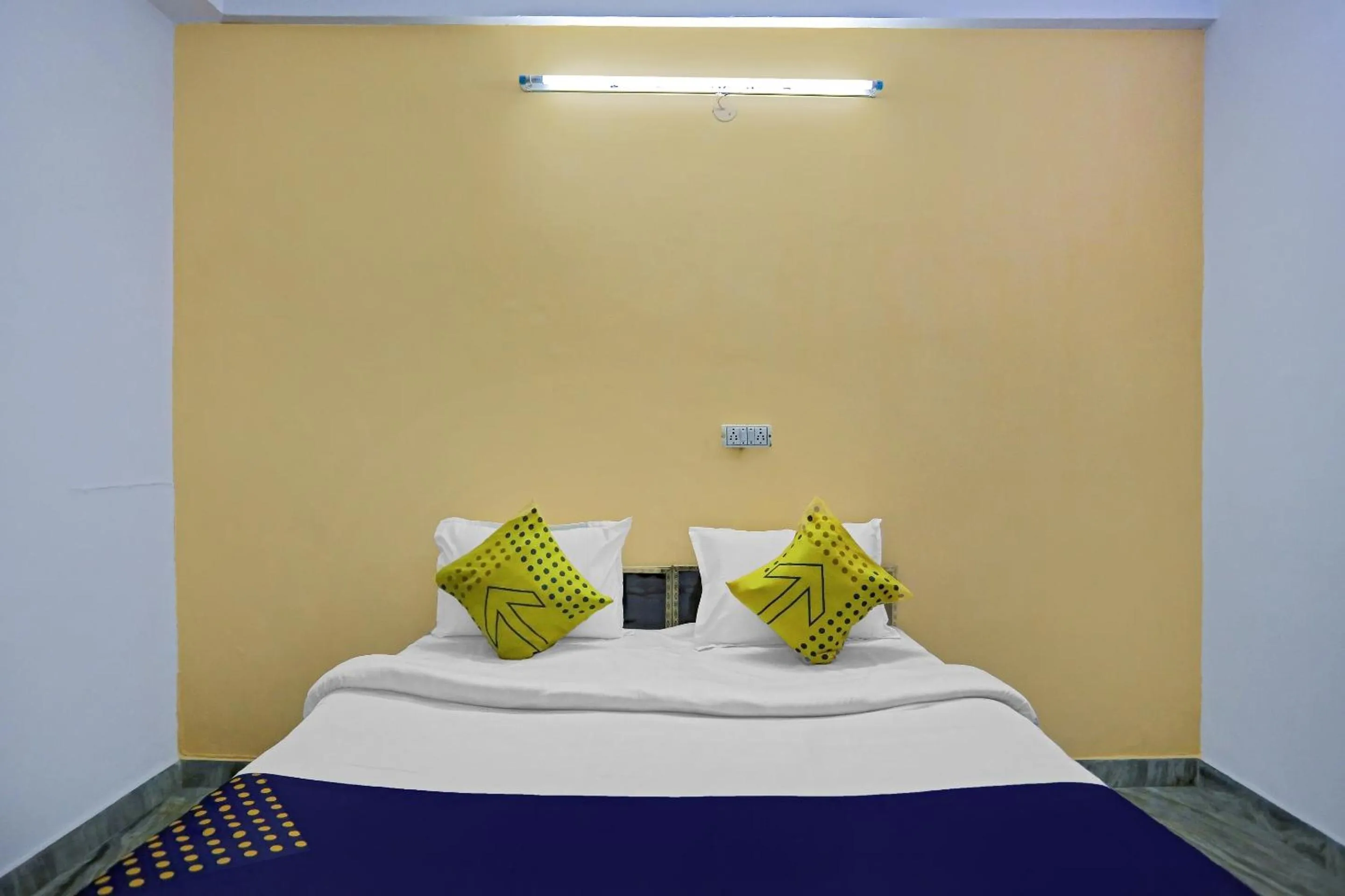 Bedroom, Bed in RAJ HOTEL VIP