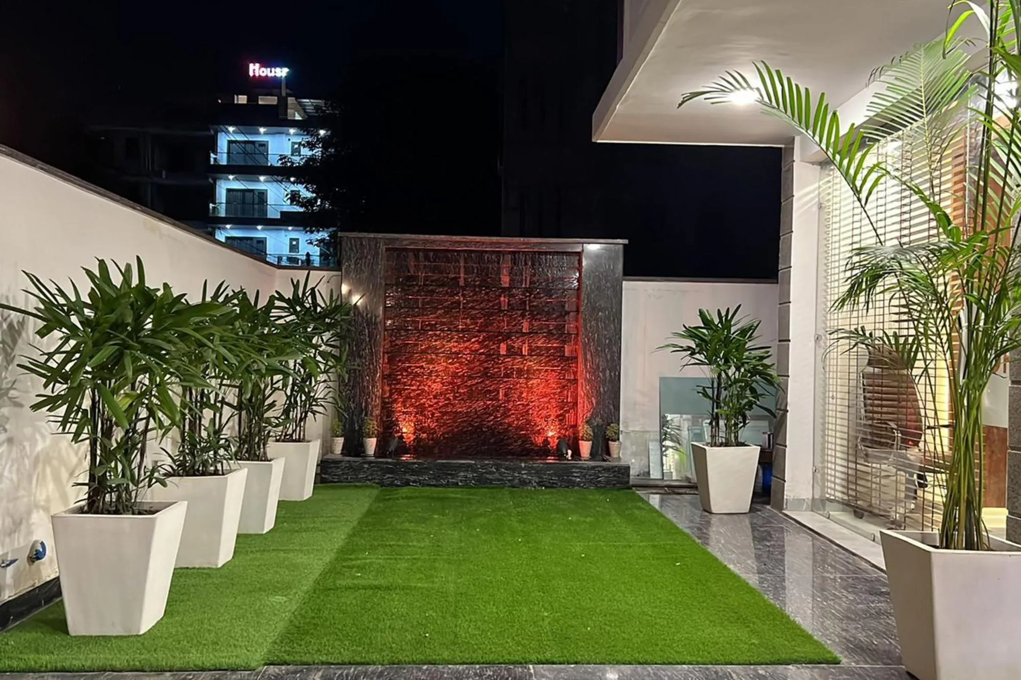 Garden in Hotel Golf Inn - Business-Friendly Stay near Golf Course Road, Cyberhub & Metro