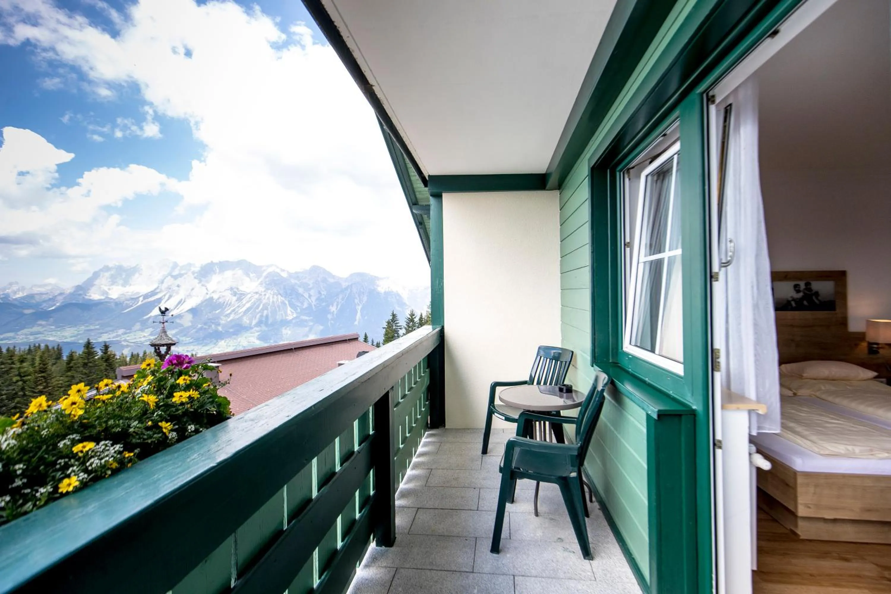 Mountain view, Bed in Hotel-Restaurant Planaihof