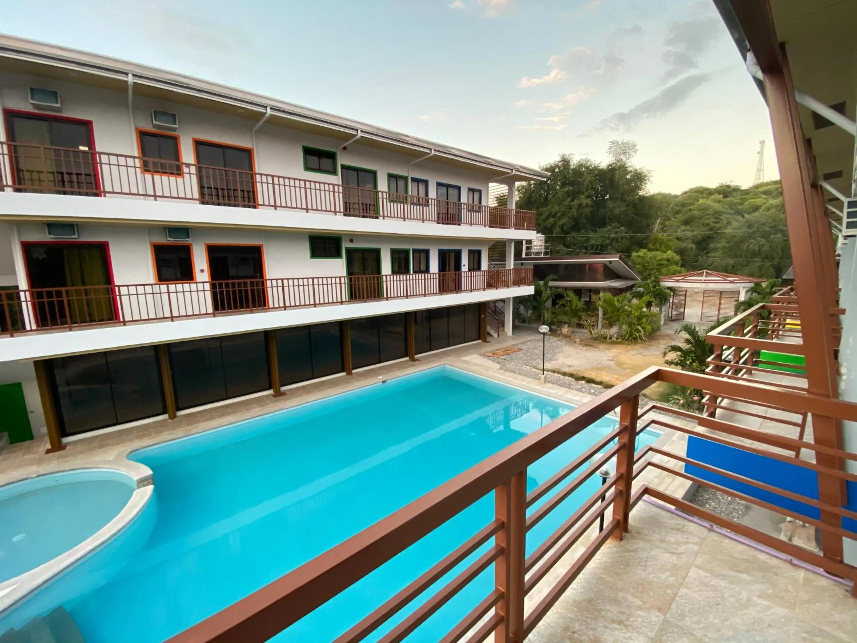 Cerca Parola Beach Resort