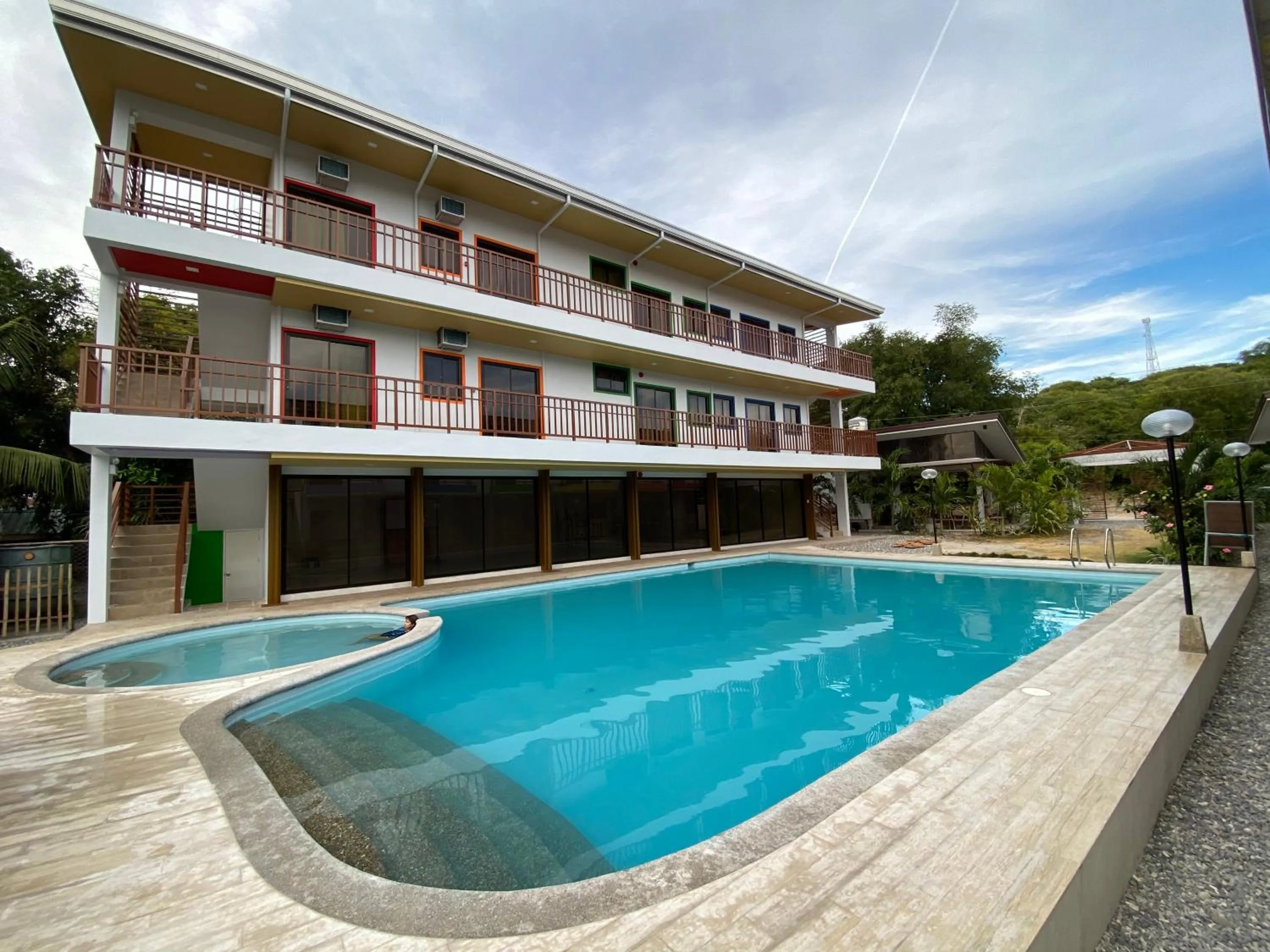 Cerca Parola Beach Resort