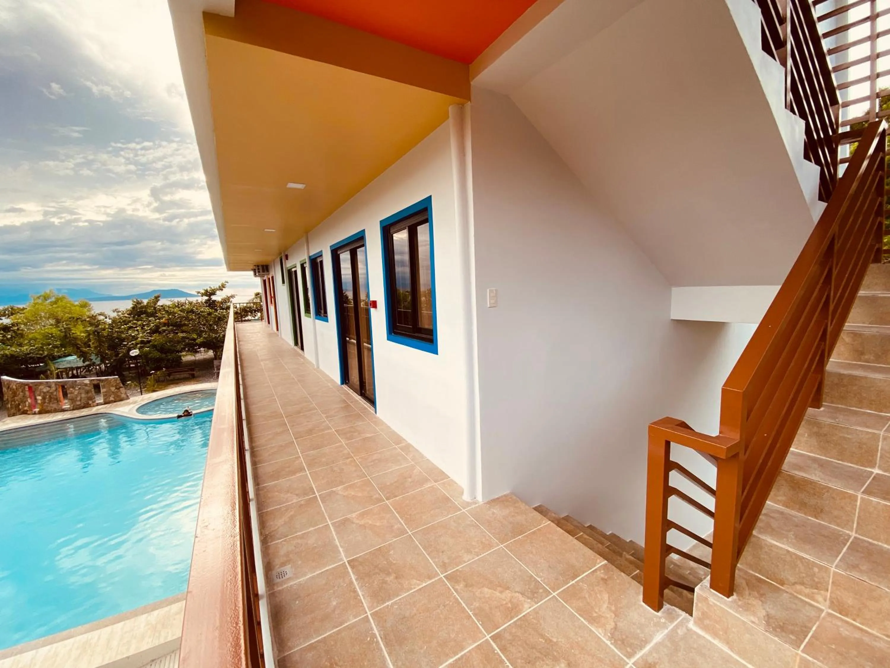 Cerca Parola Beach Resort