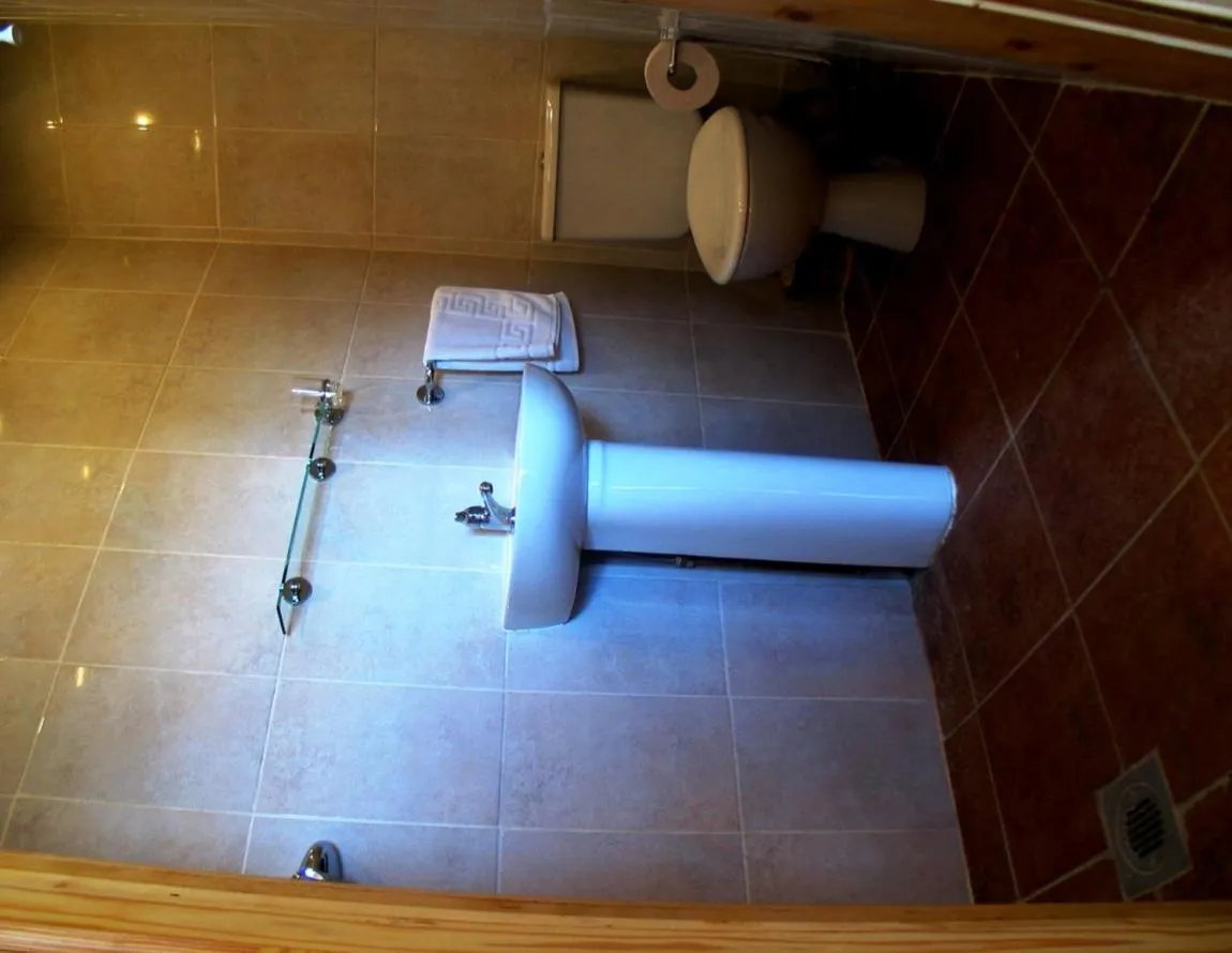 Bathroom in Lamphey Park