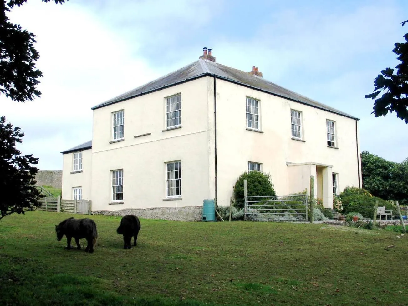 Facade/entrance in Lamphey Park