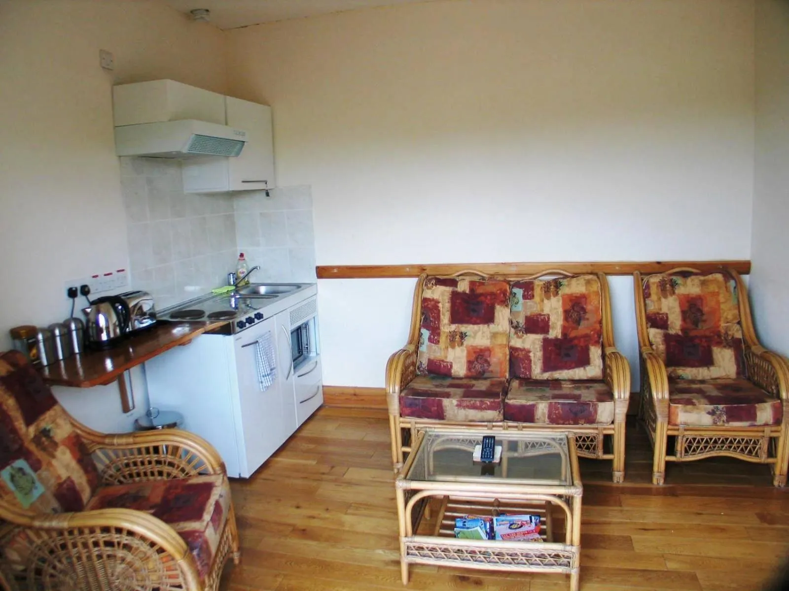 Communal lounge/ TV room in Lamphey Park