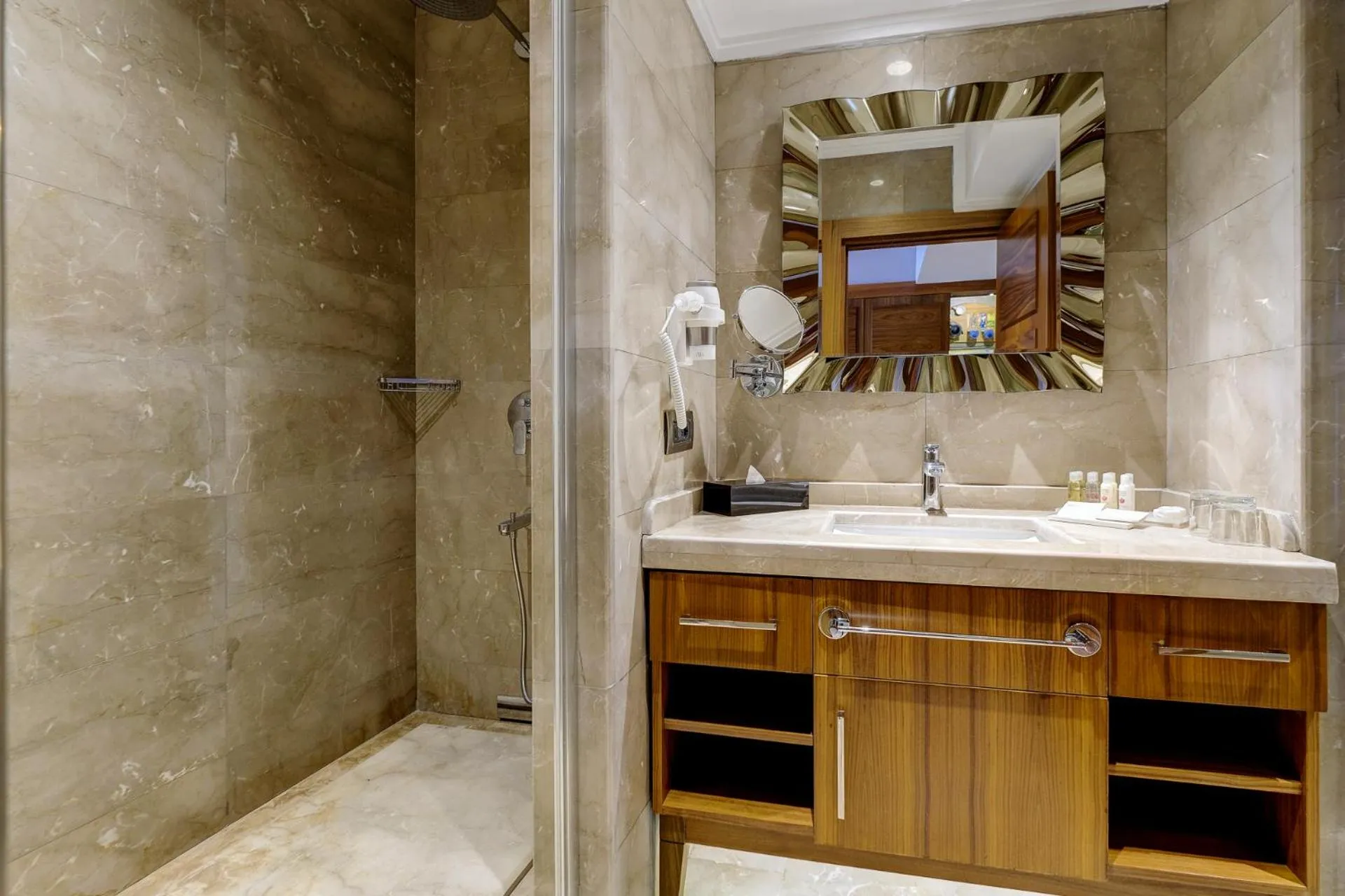 Shower in Days Hotel by Wyndham Istanbul Maltepe
