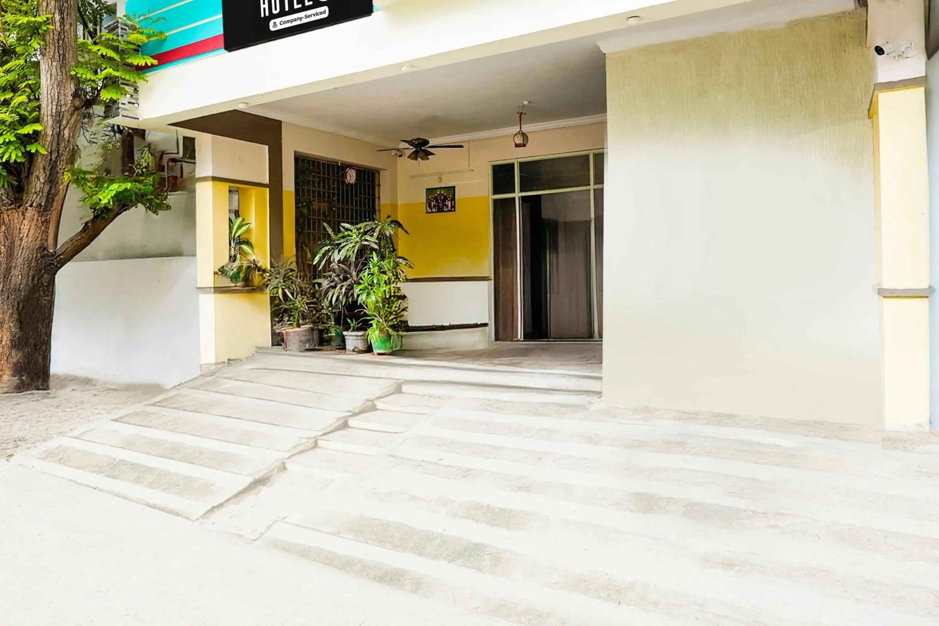 Facade/entrance in Hotel O Karakambadi Road Near Leela Mahal Circle
