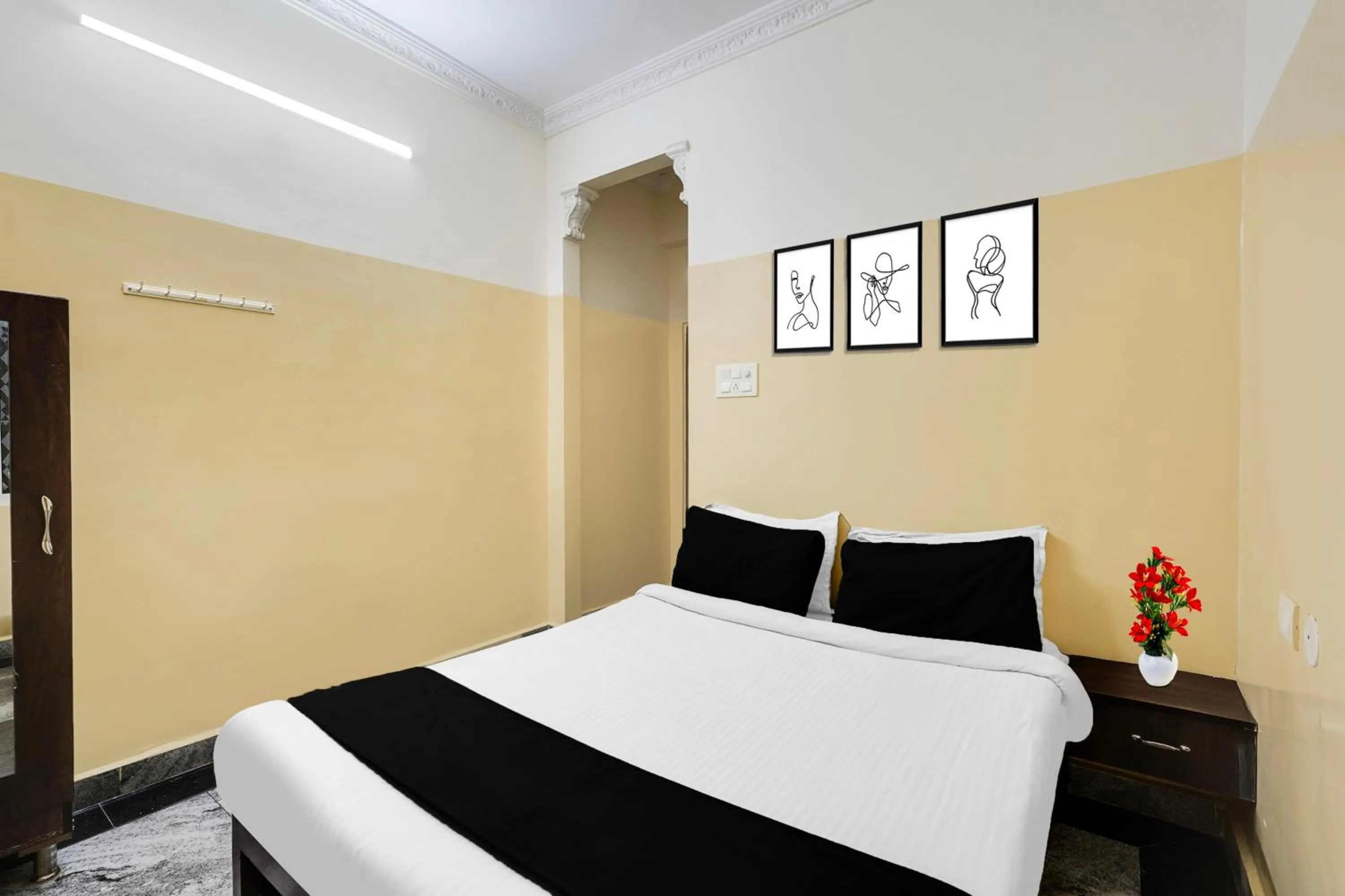 Bedroom, Bed in Hotel O Karakambadi Road Near Leela Mahal Circle