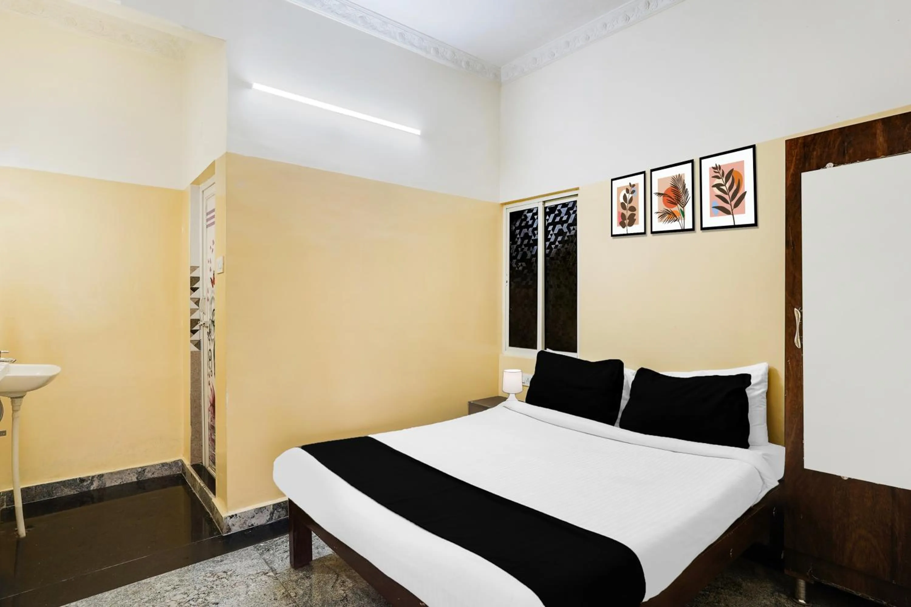 Bedroom, Bed in Hotel O Karakambadi Road Near Leela Mahal Circle