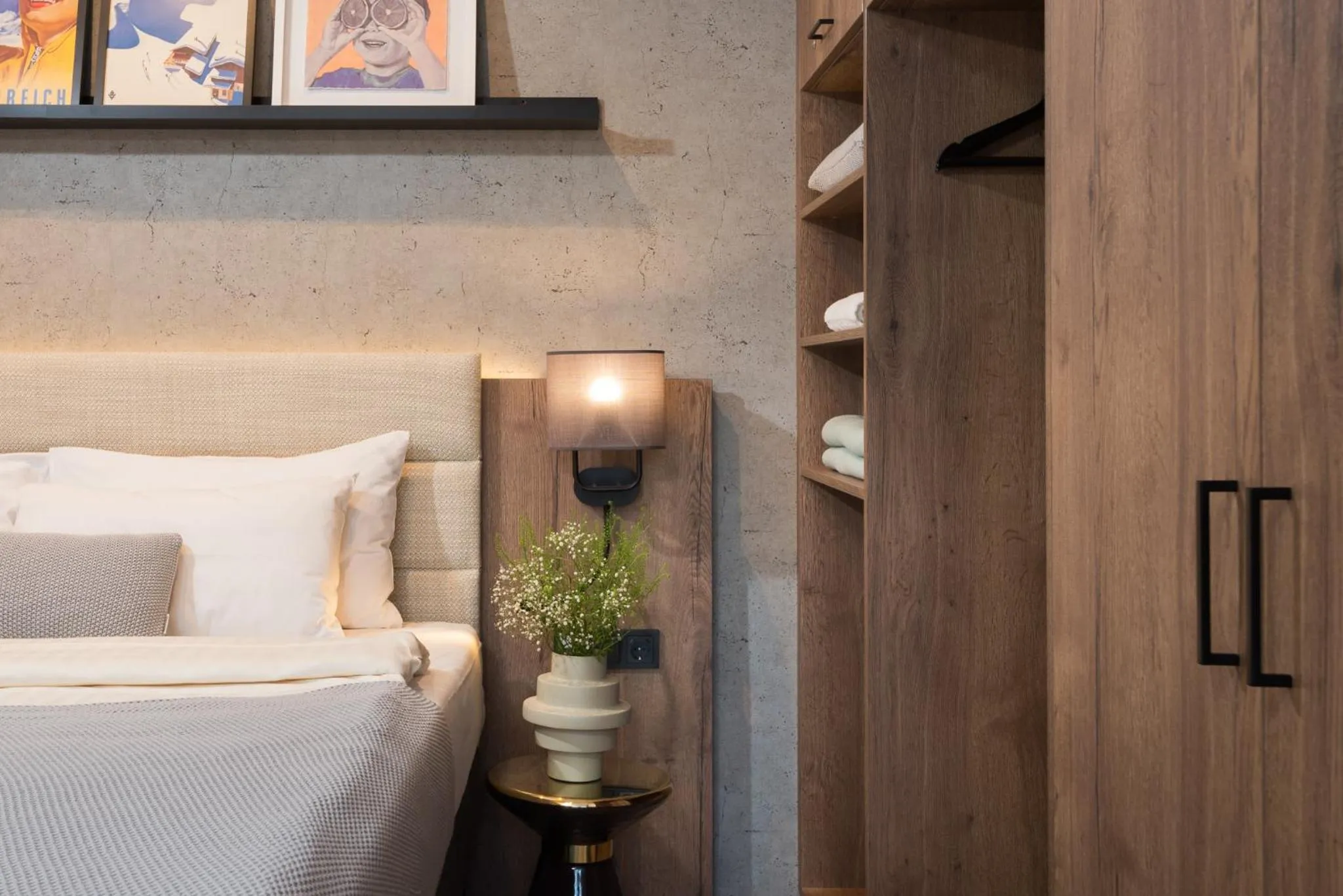 Bed in master Linzergasse