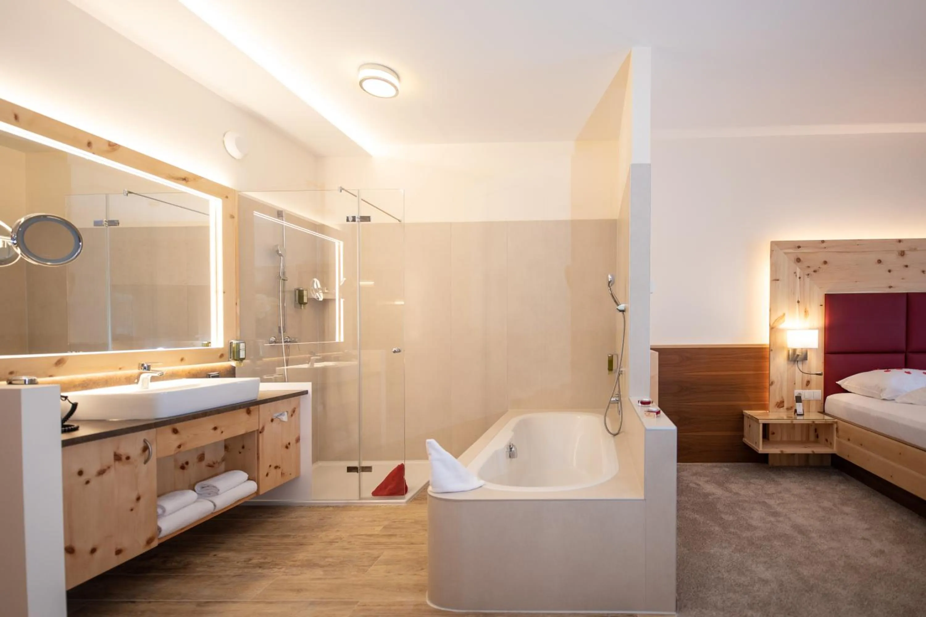 Bathroom, Bed in Thermenhotel PuchasPLUS Stegersbach