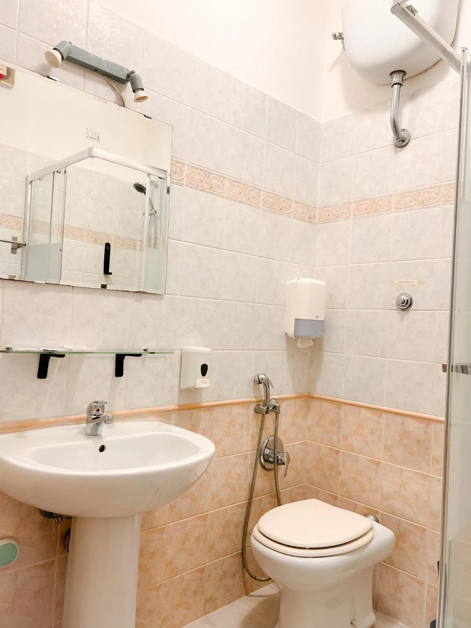 Bathroom in Alius and Freerome Hotel