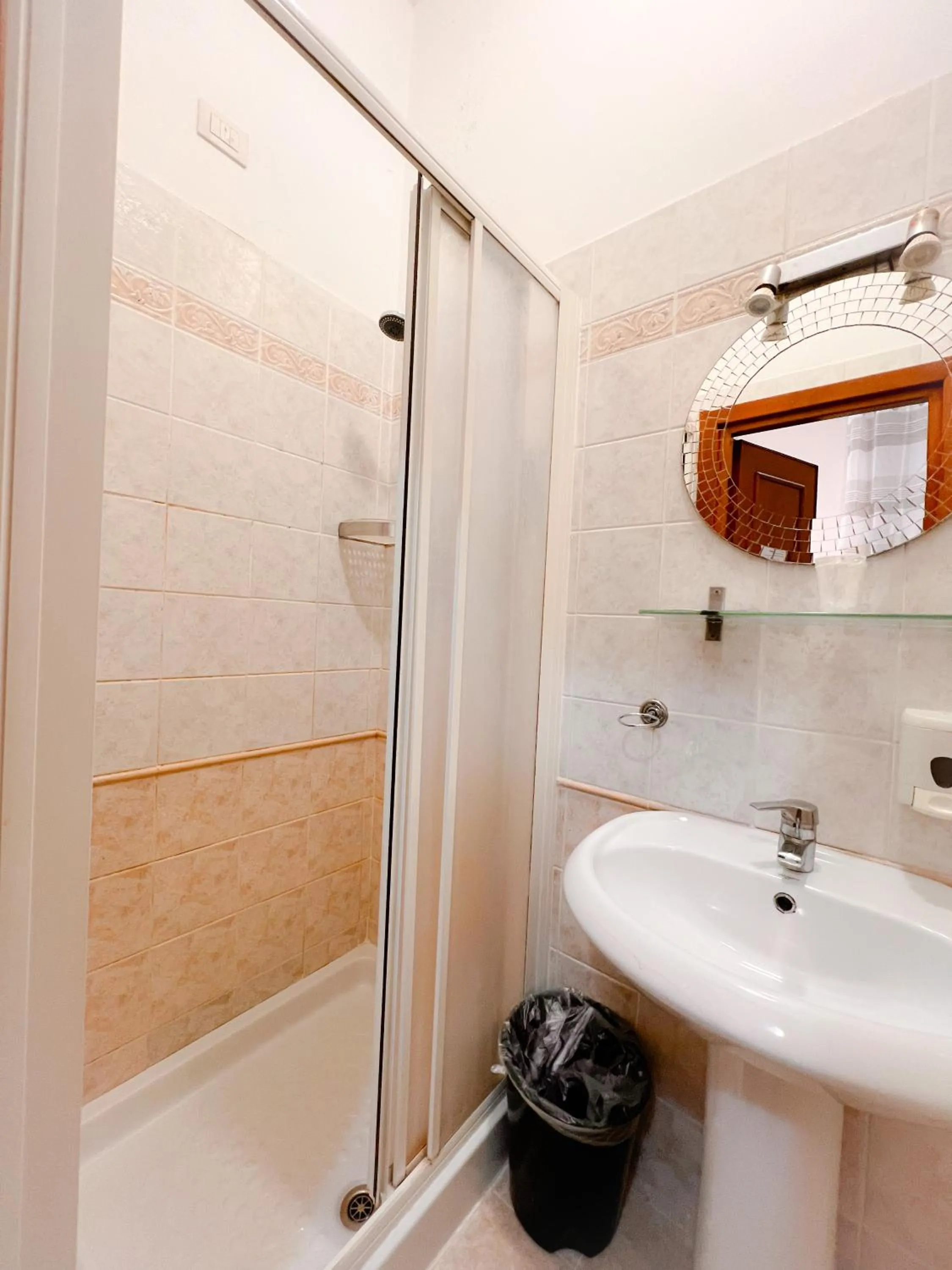 Bathroom in Alius and Freerome Hotel