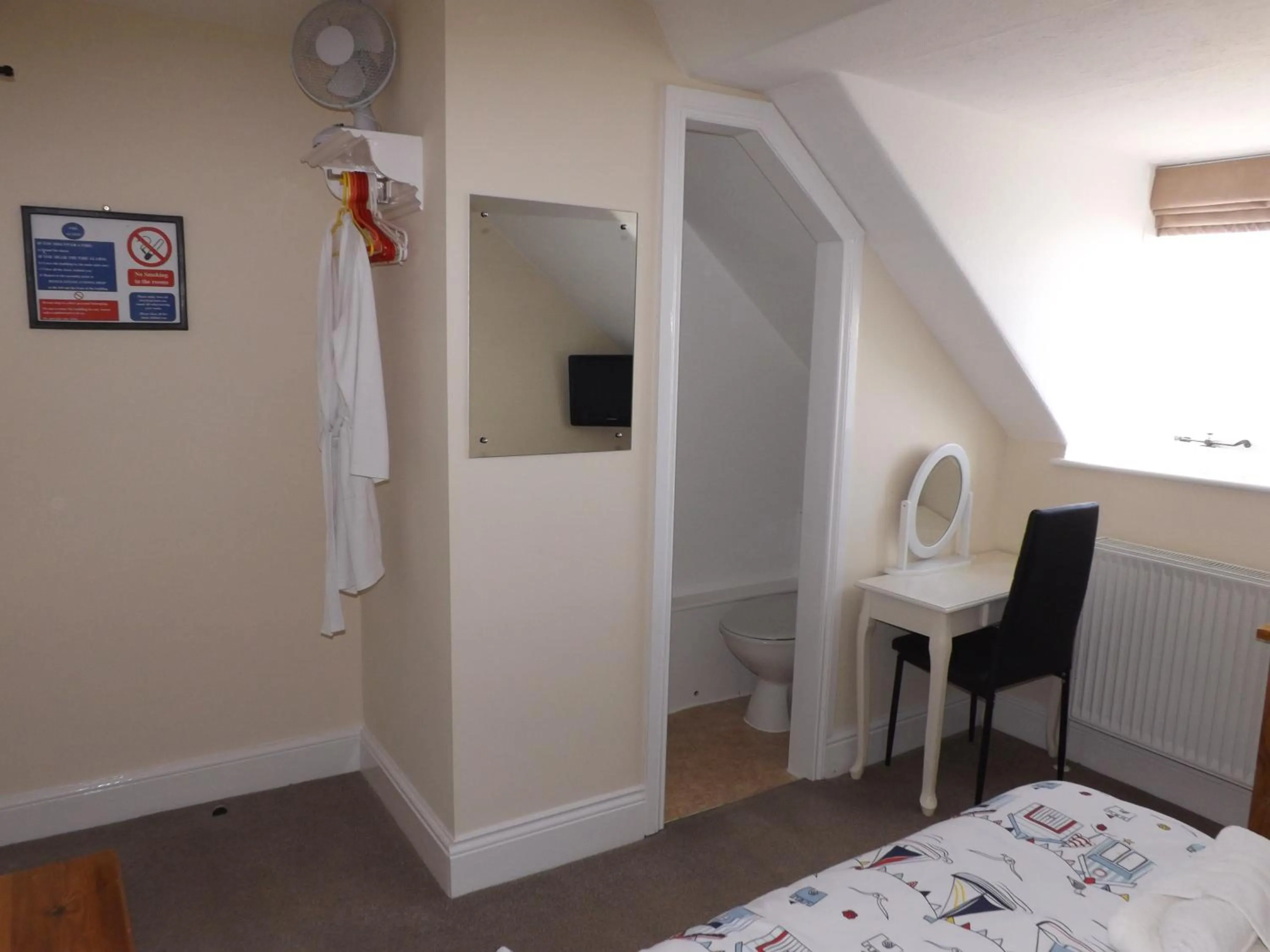 Toilet, Bed in The Edenhurst Guesthouse