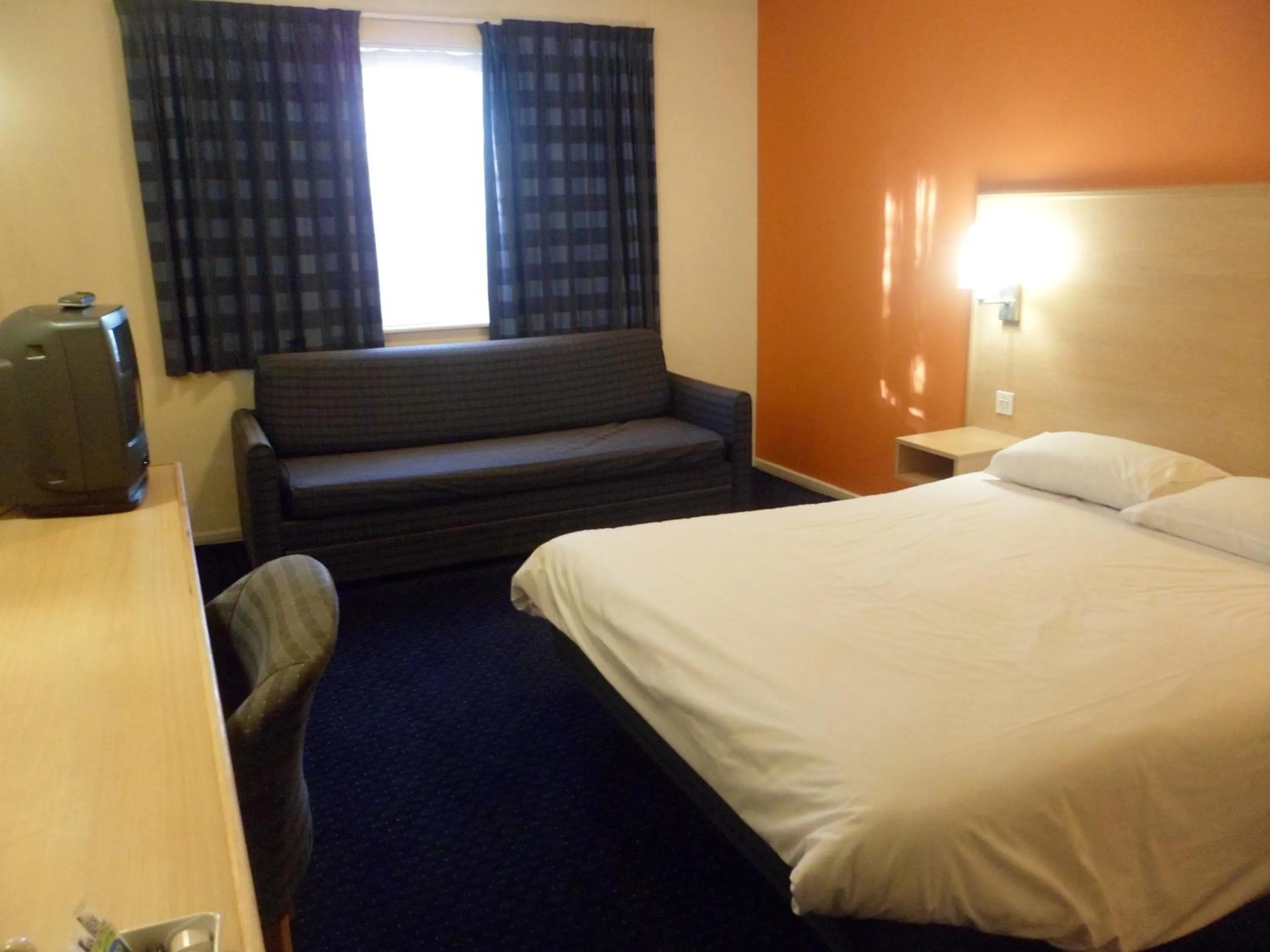 Bed in Metro Inns Huddersfield