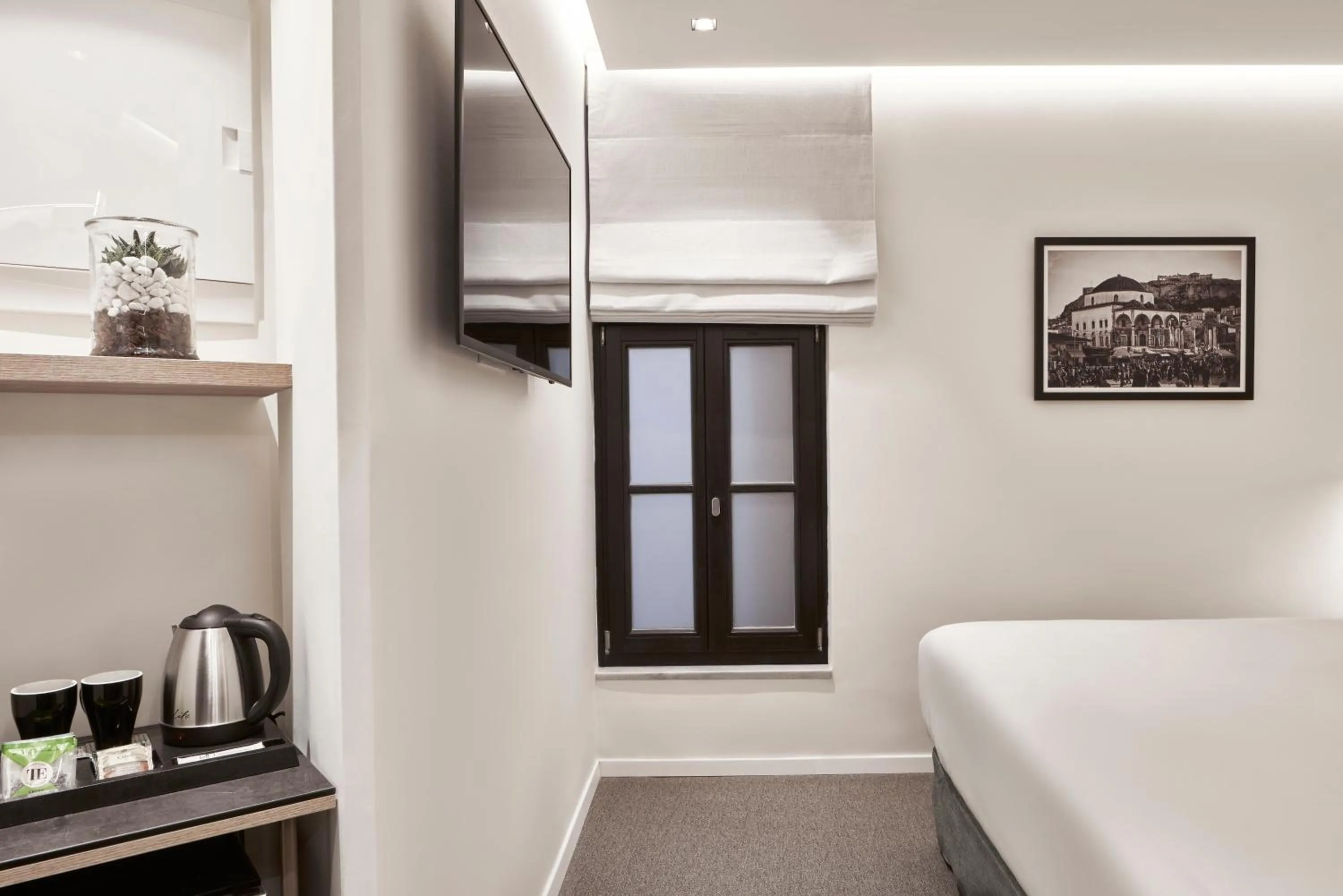 Coffee/tea facilities, Bed in NLH MONASTIRAKI - Neighborhood Lifestyle Hotels