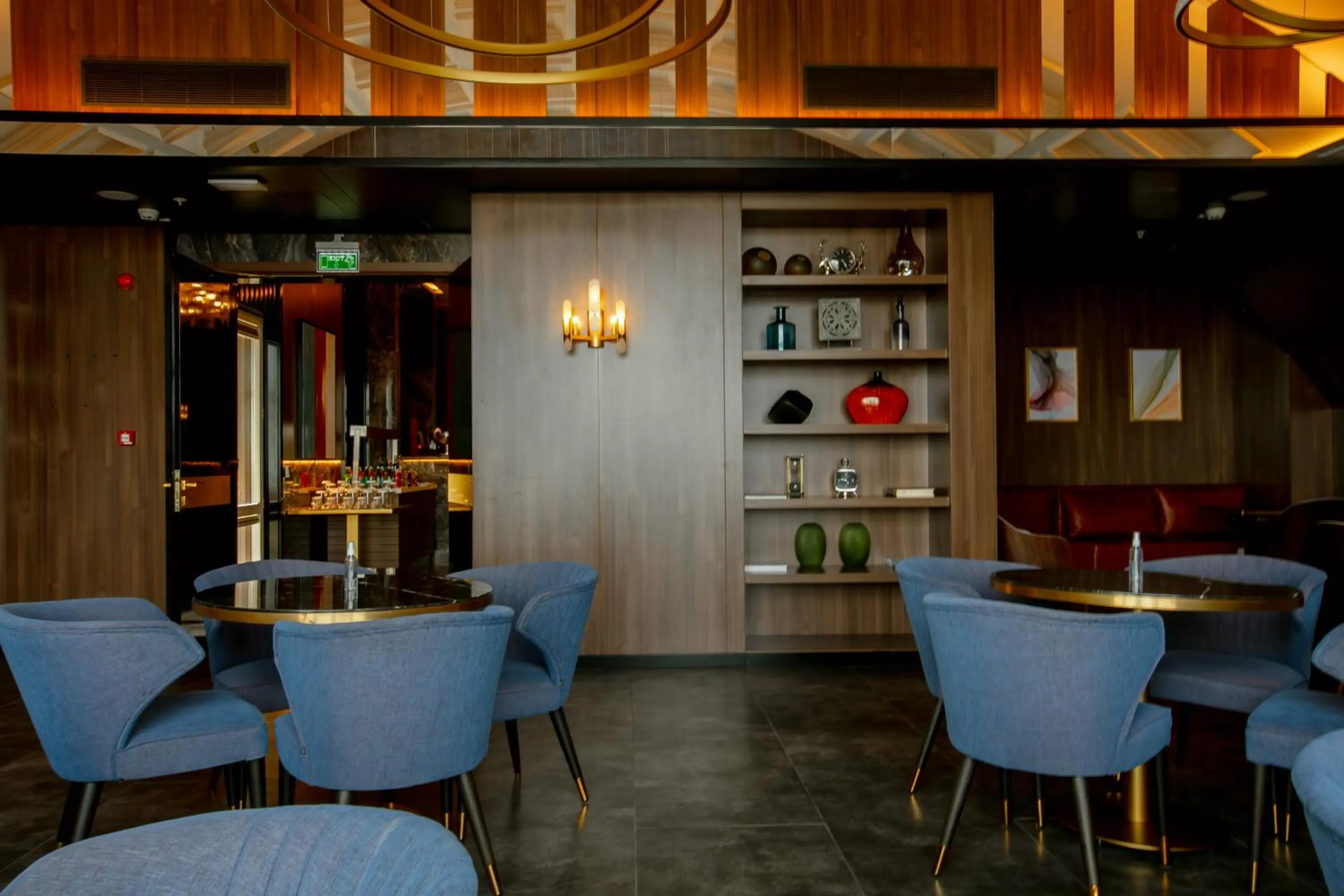 Lounge or bar in InterContinental Baku by IHG