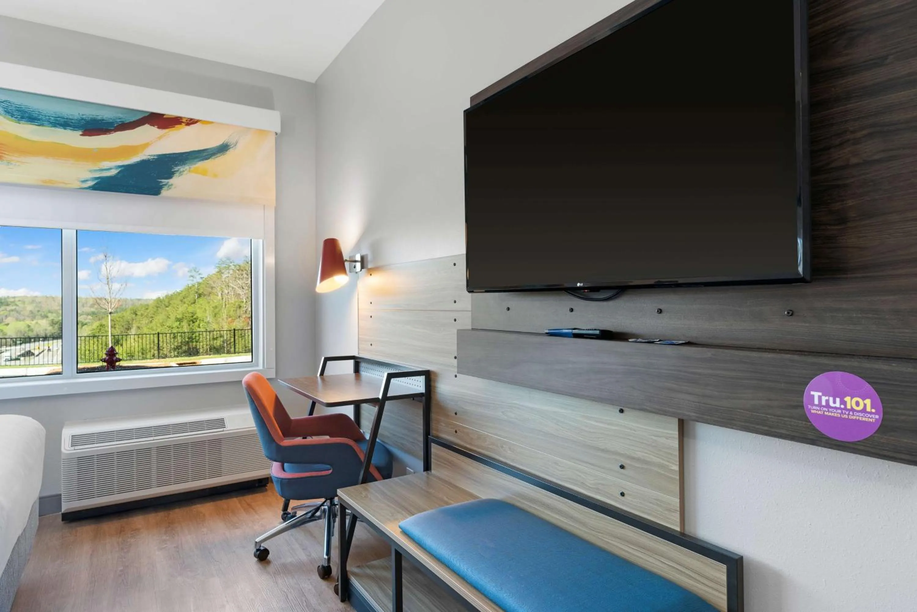 Bedroom in Tru By Hilton Cartersville, Ga