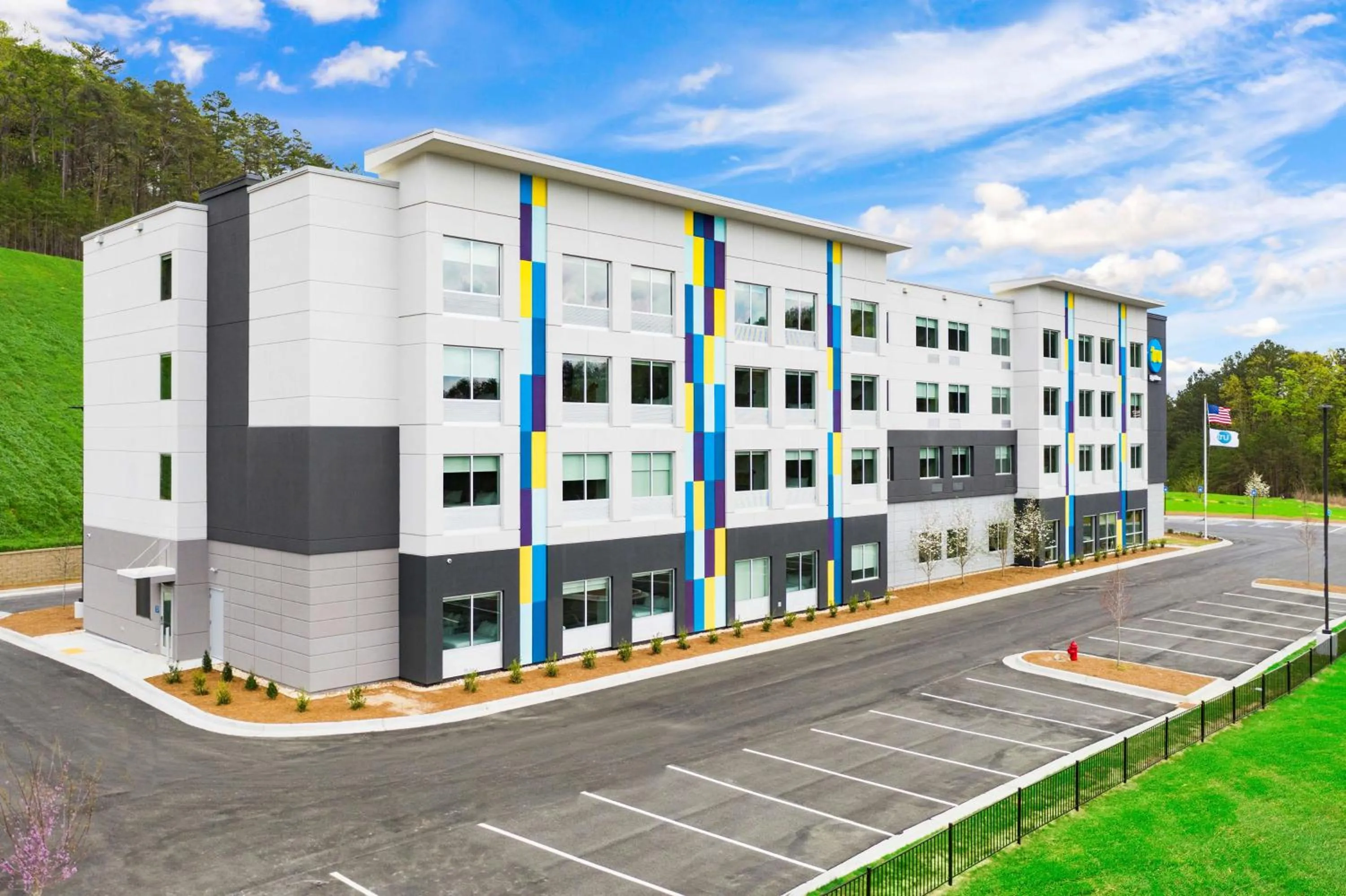 Property building in Tru By Hilton Cartersville, Ga