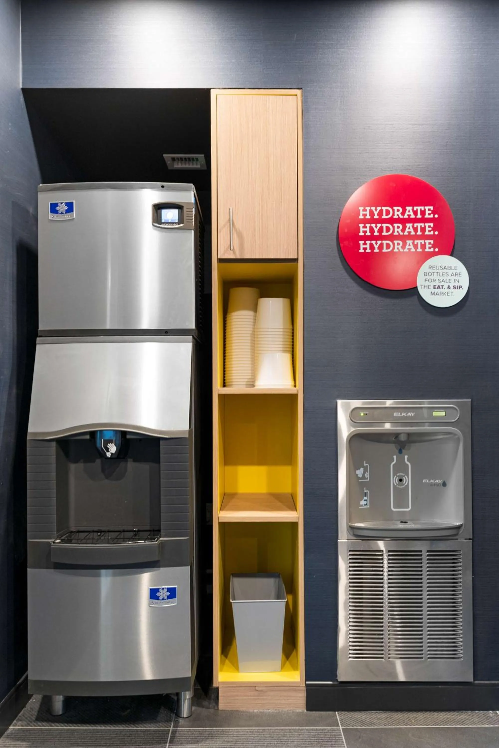 Dining area in Tru By Hilton Cartersville, Ga