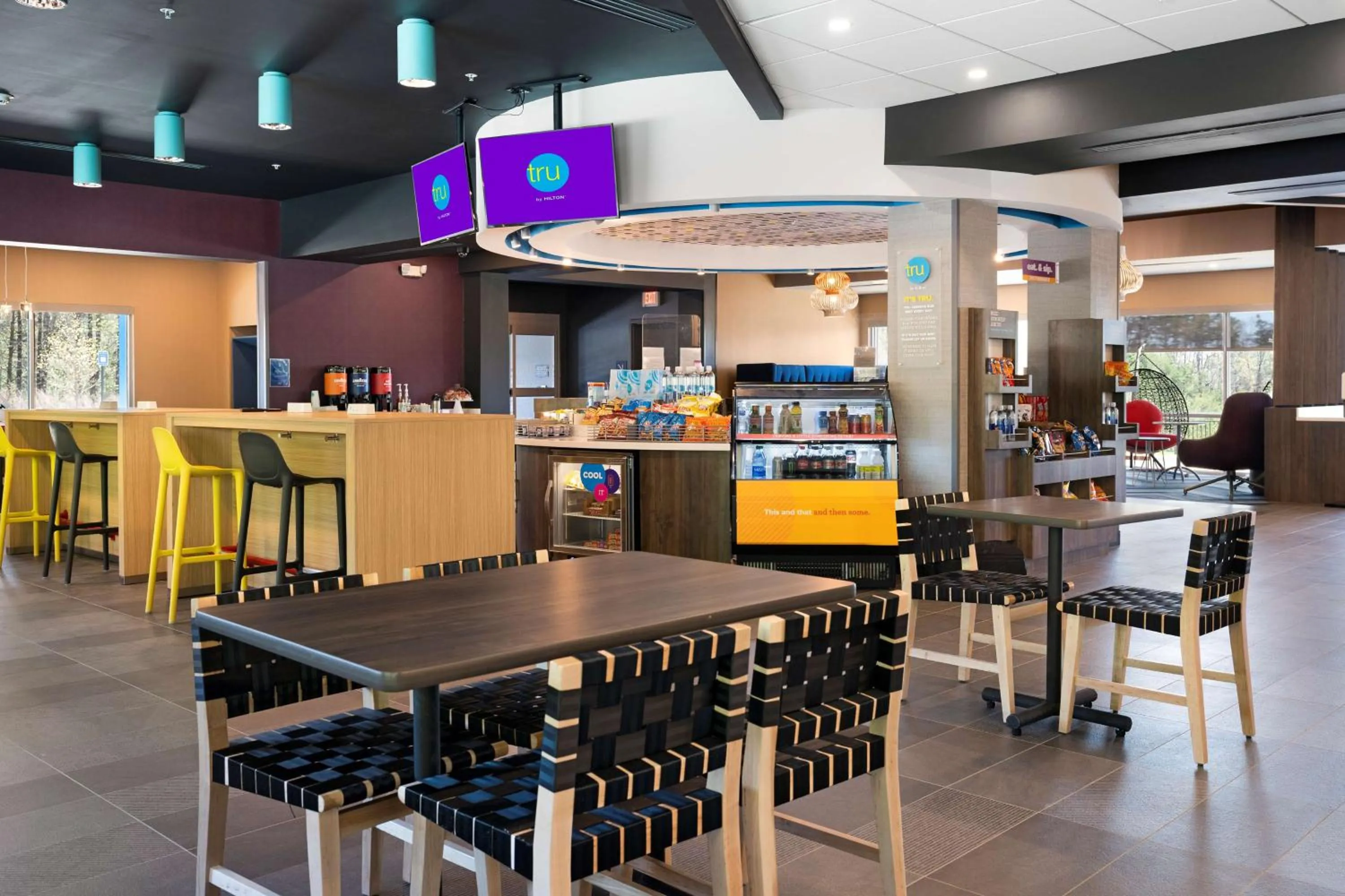 Restaurant/places to eat in Tru By Hilton Cartersville, Ga