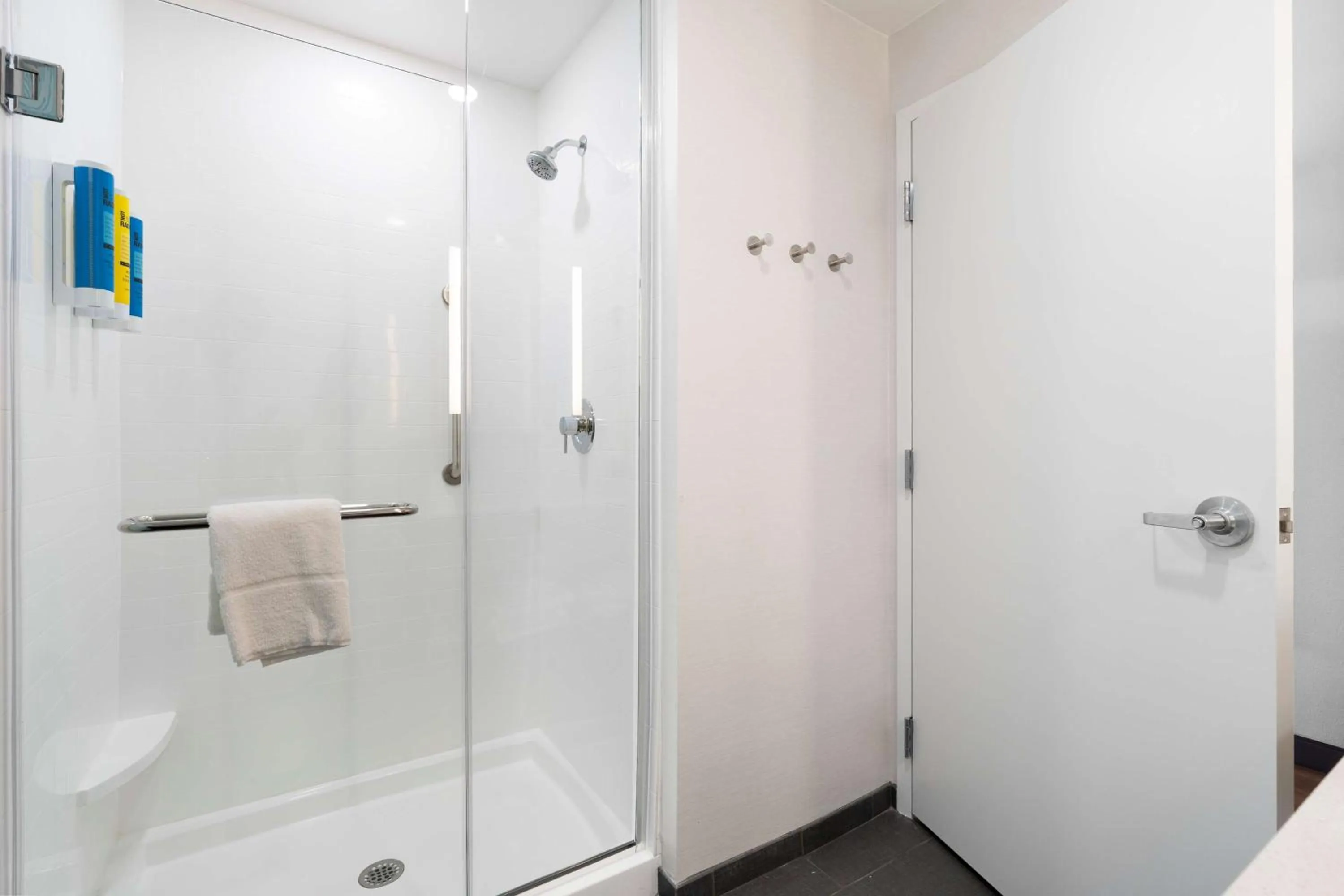 Bathroom in Tru By Hilton Cartersville, Ga