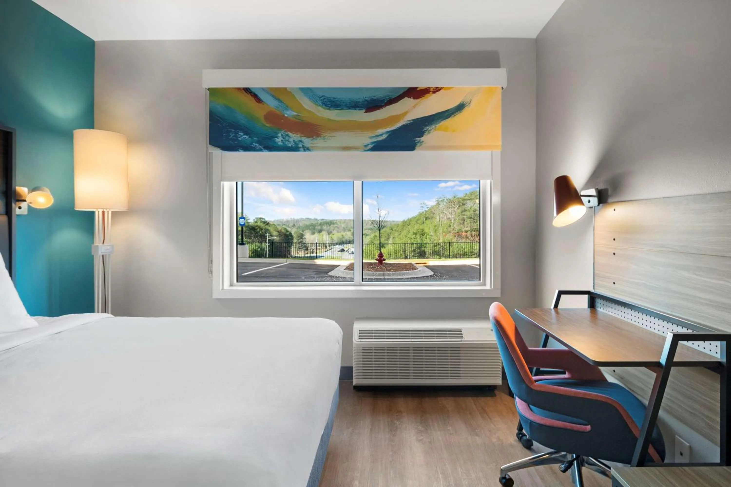 Bedroom, Bed in Tru By Hilton Cartersville, Ga