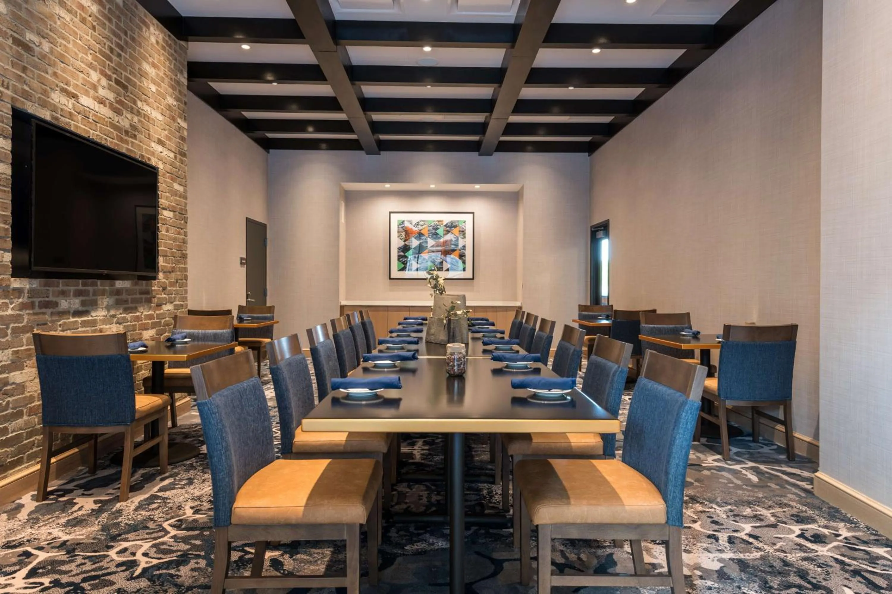 Restaurant/places to eat in Hilton Garden Inn Boston Canton, Ma