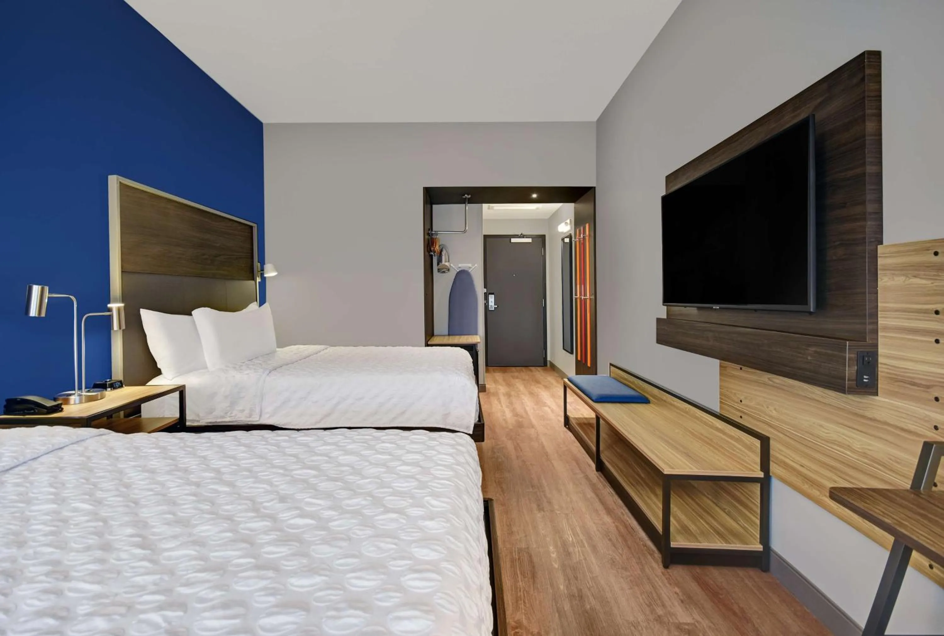 Bed in Tru By Hilton Troy Detroit, Mi