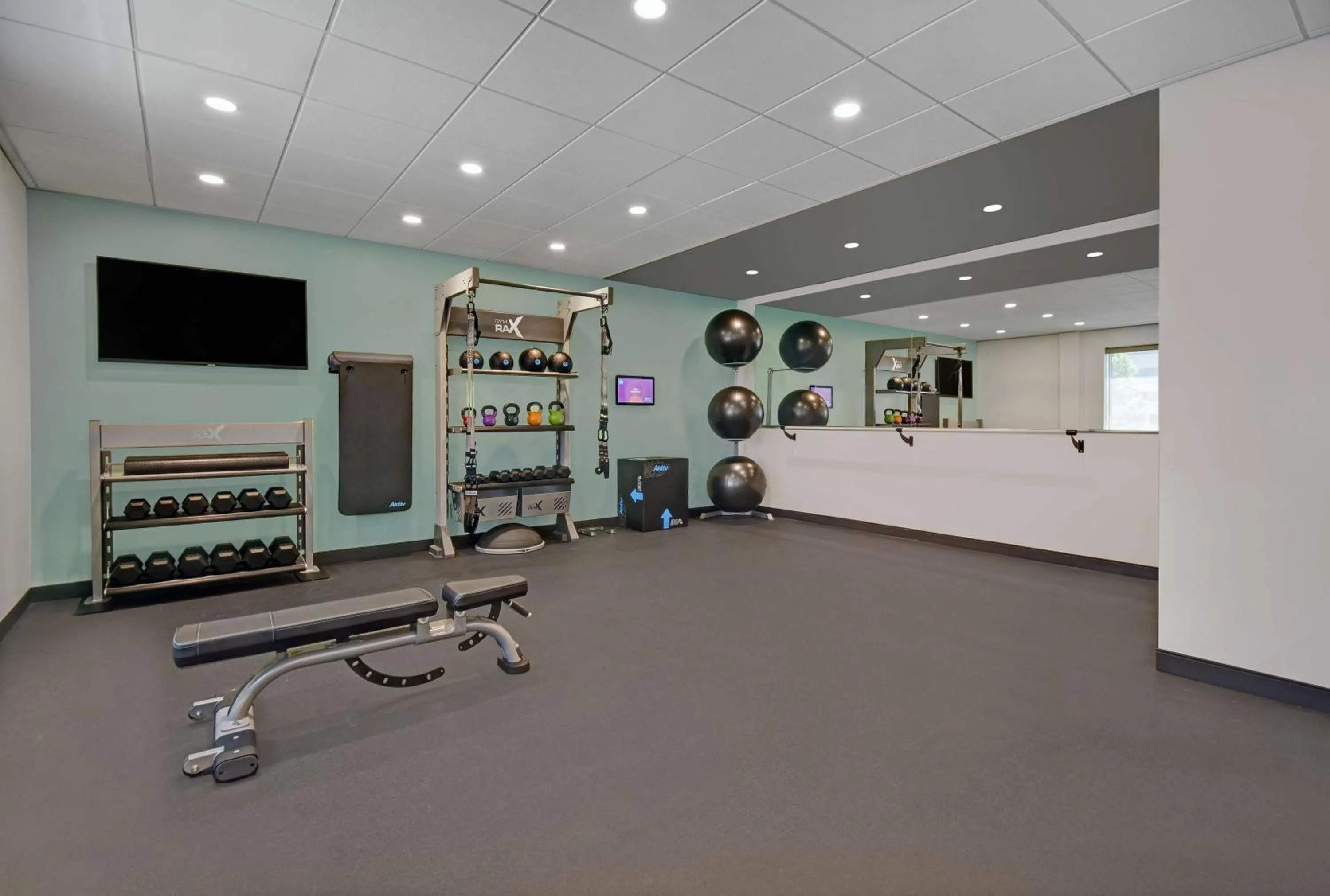Fitness centre/facilities in Tru By Hilton Troy Detroit, Mi