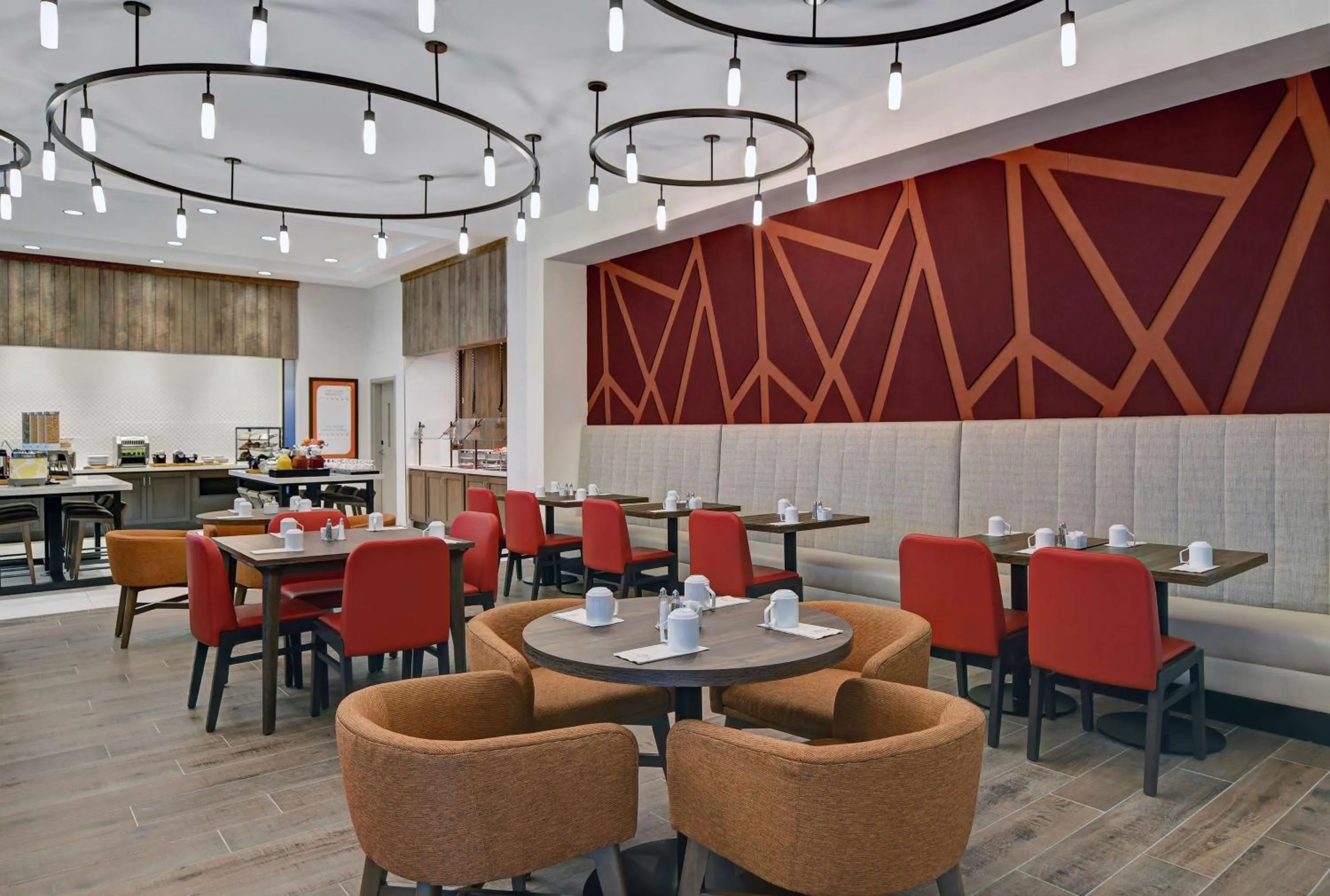 Restaurant/places to eat in Hilton Garden Inn Madison Huntsville Airport
