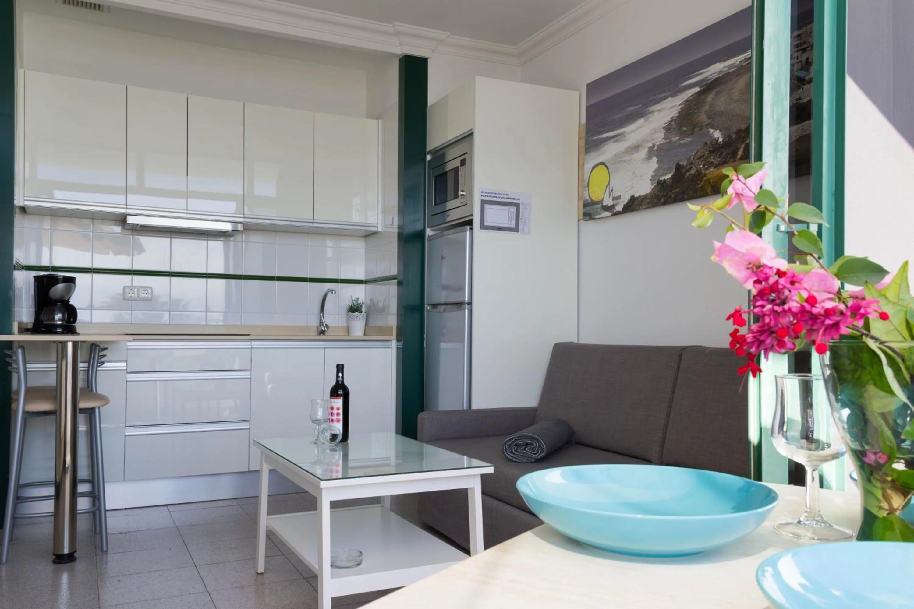 Kitchen or kitchenette in Apartamentos La Tegala