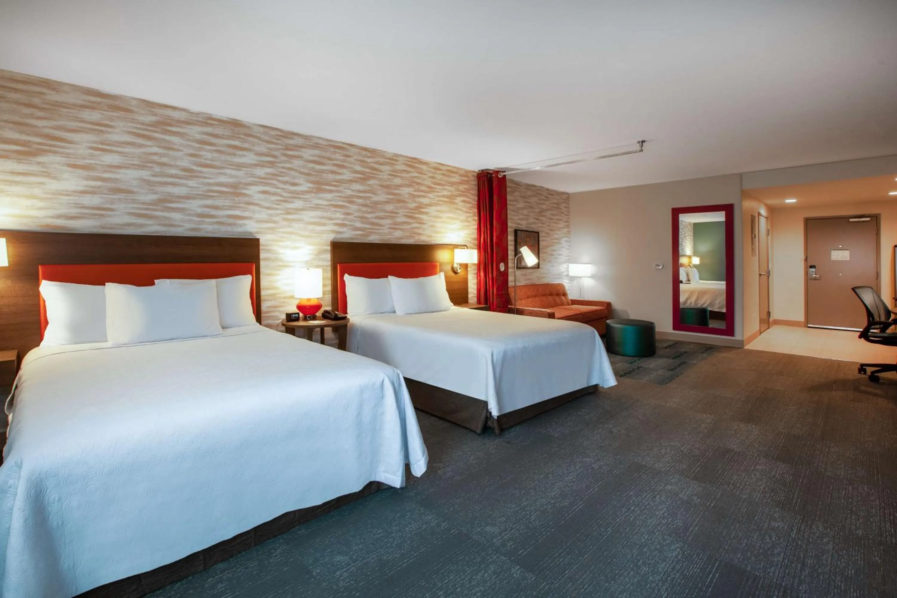 Living room, Bed in Home2 Suites By Hilton Lewisburg, Wv