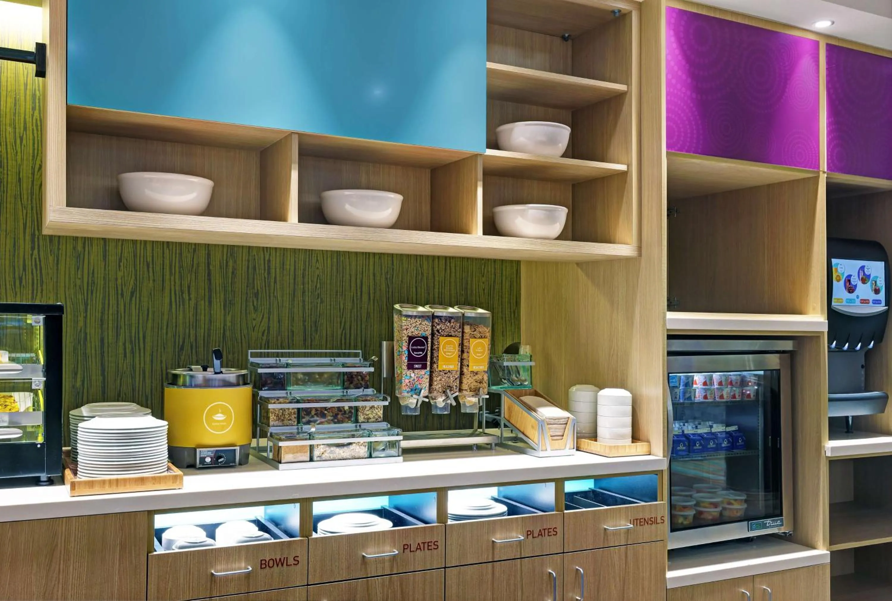 Breakfast in Home2 Suites By Hilton Salem