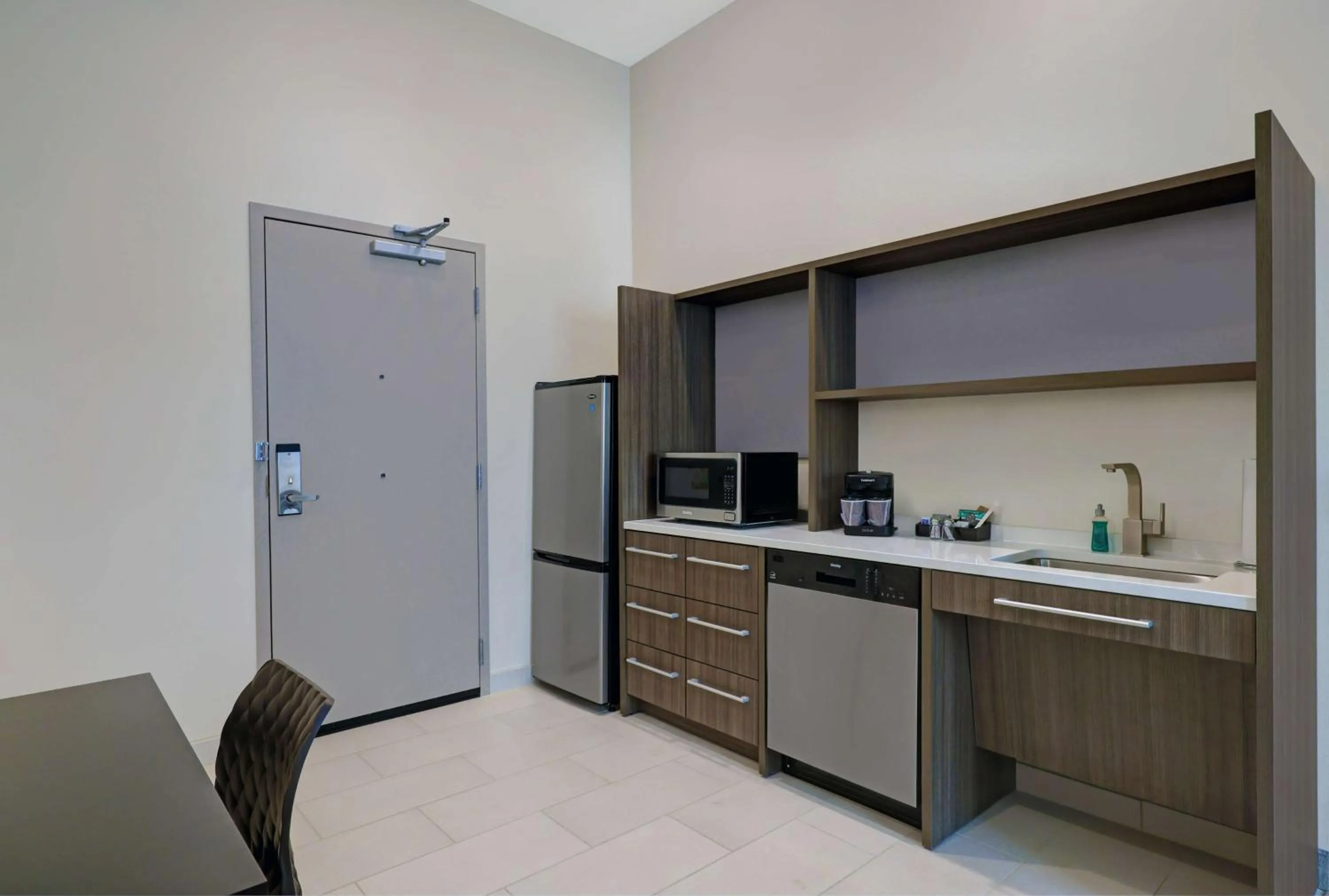 Kitchen or kitchenette in Home2 Suites By Hilton Salem